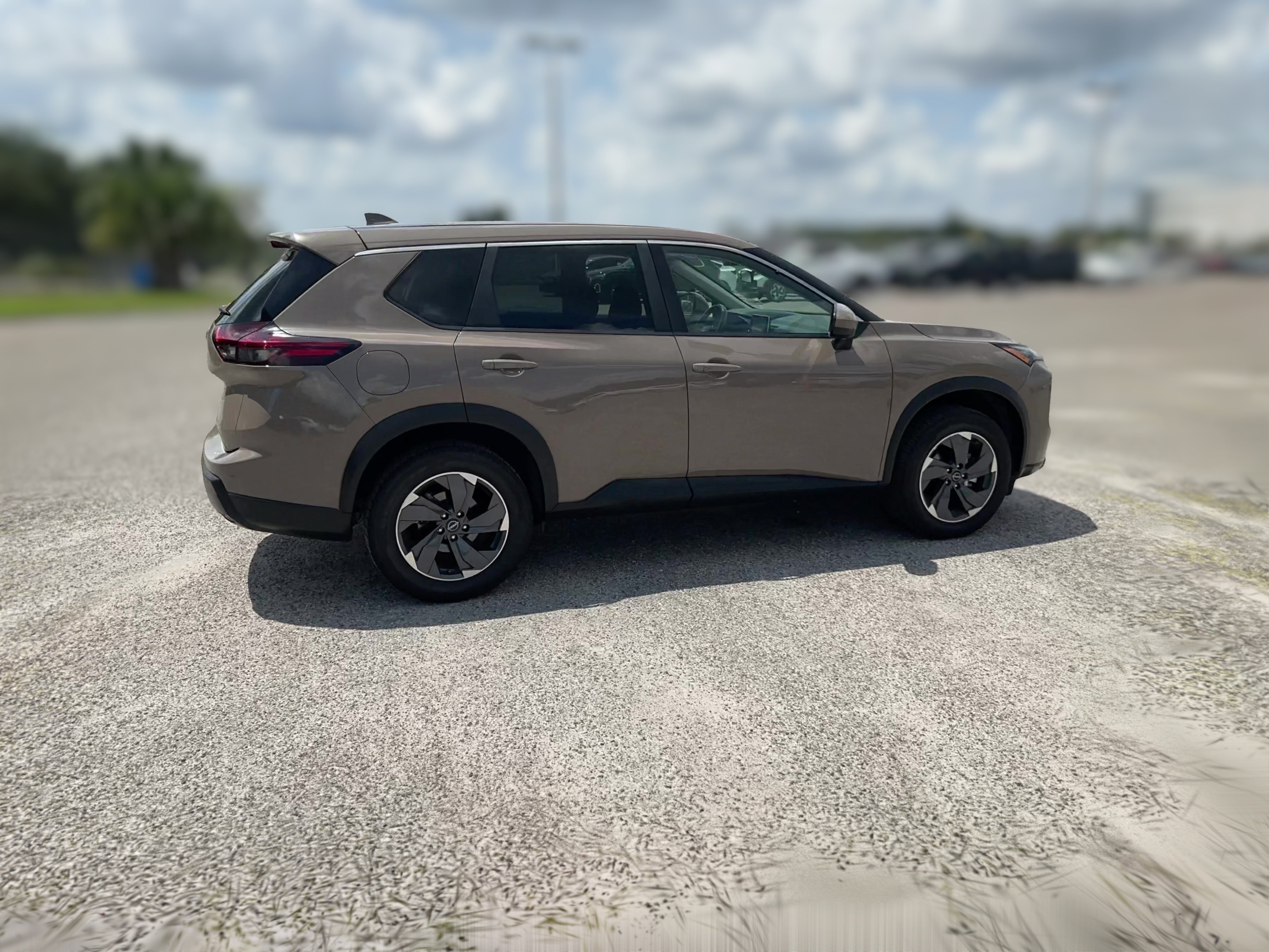 2025 Nissan Rogue SV - Photo 31