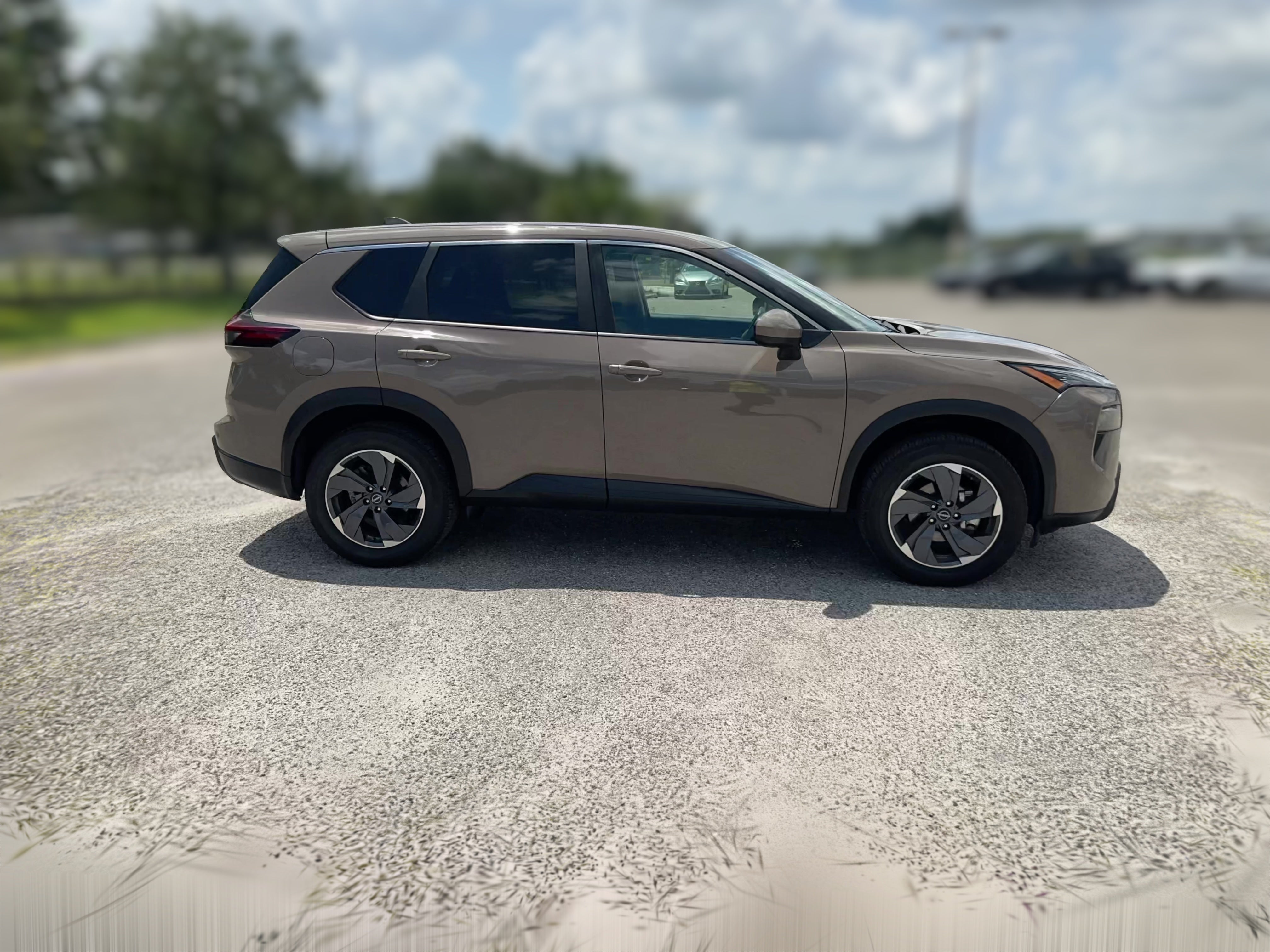 2025 Nissan Rogue SV - Photo 32