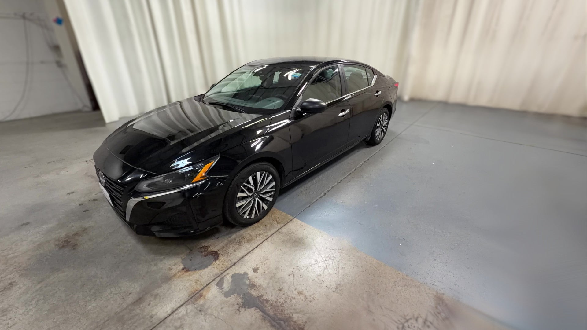 2025 Nissan Altima vehicle photo