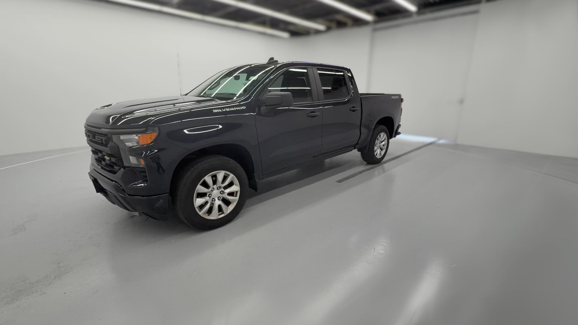 2022 Chevrolet Silverado 1500 Crew Cab vehicle photo