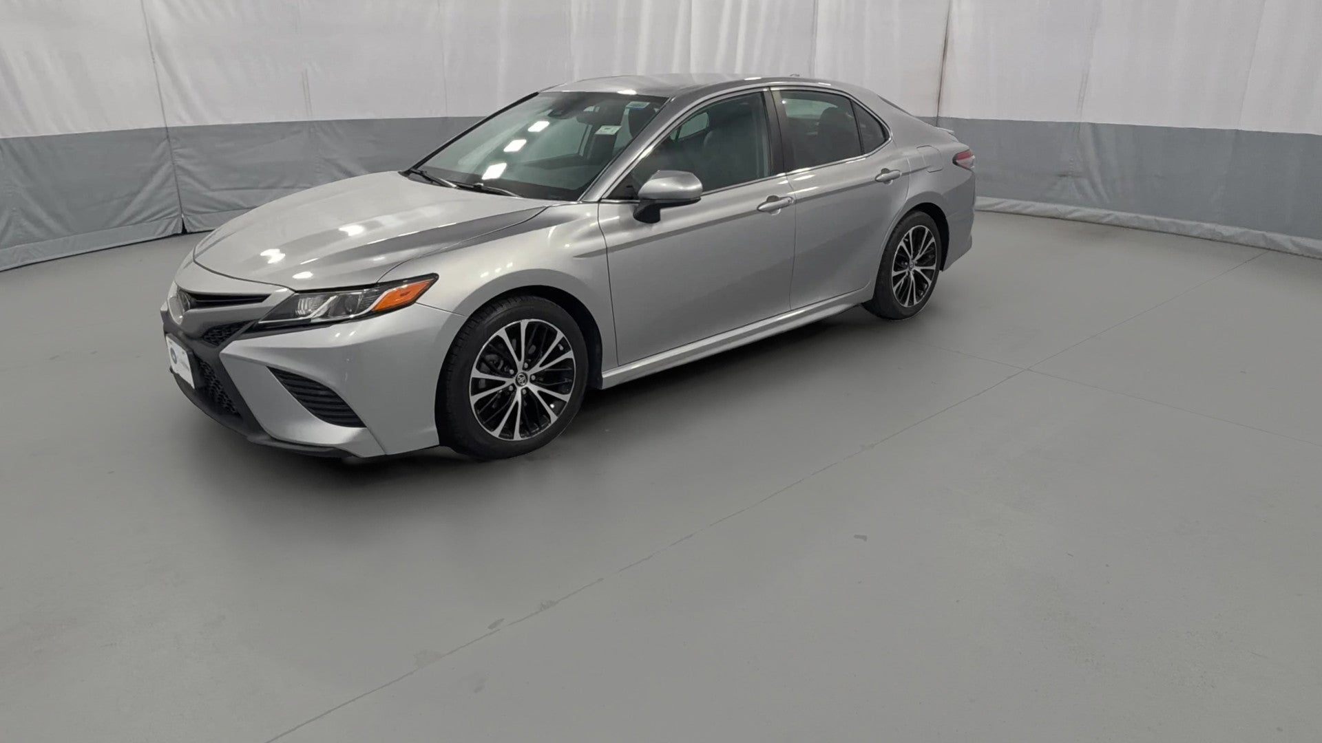 2019 Toyota Camry vehicle photo