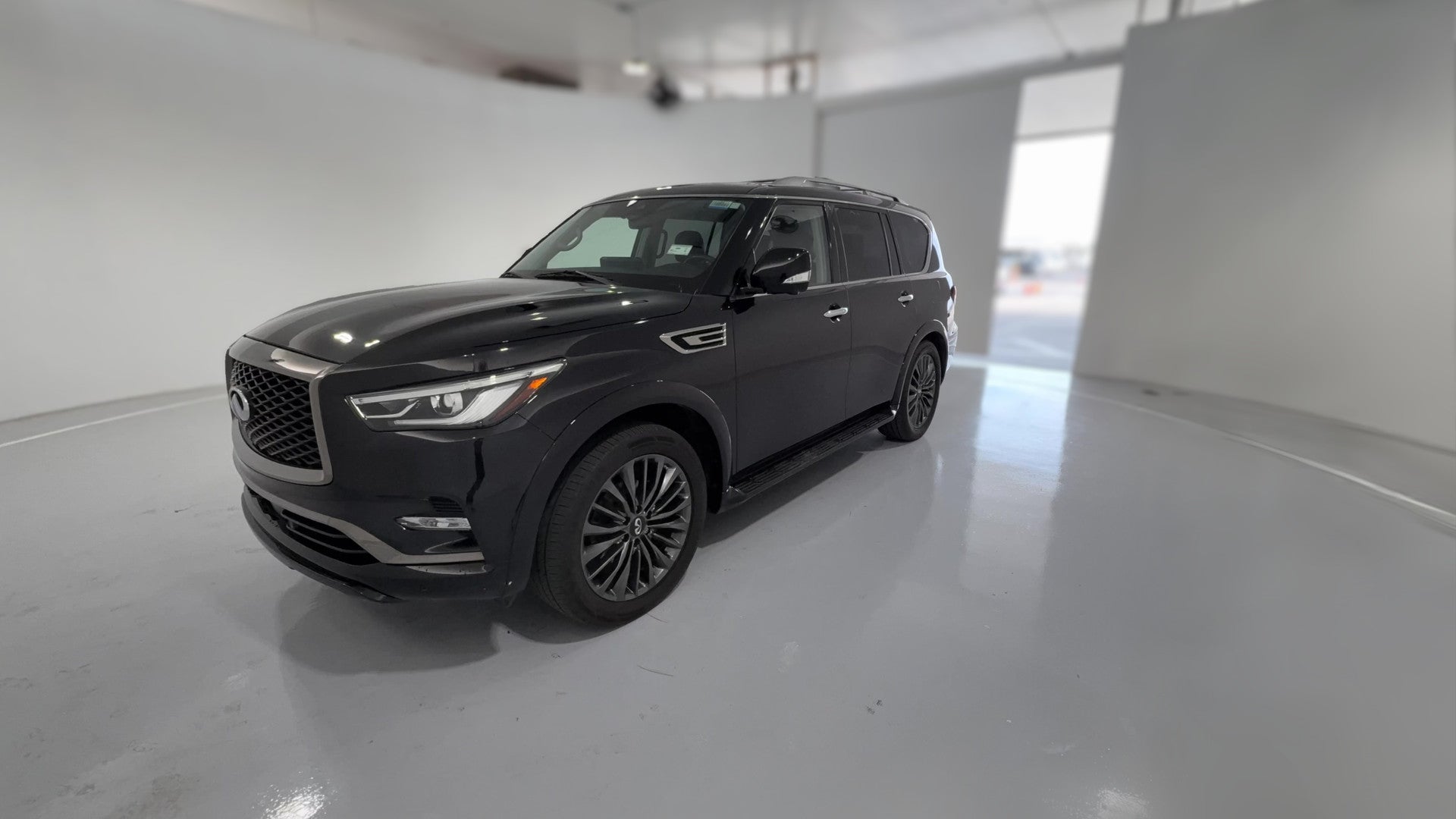 2023 INFINITI QX80 vehicle photo