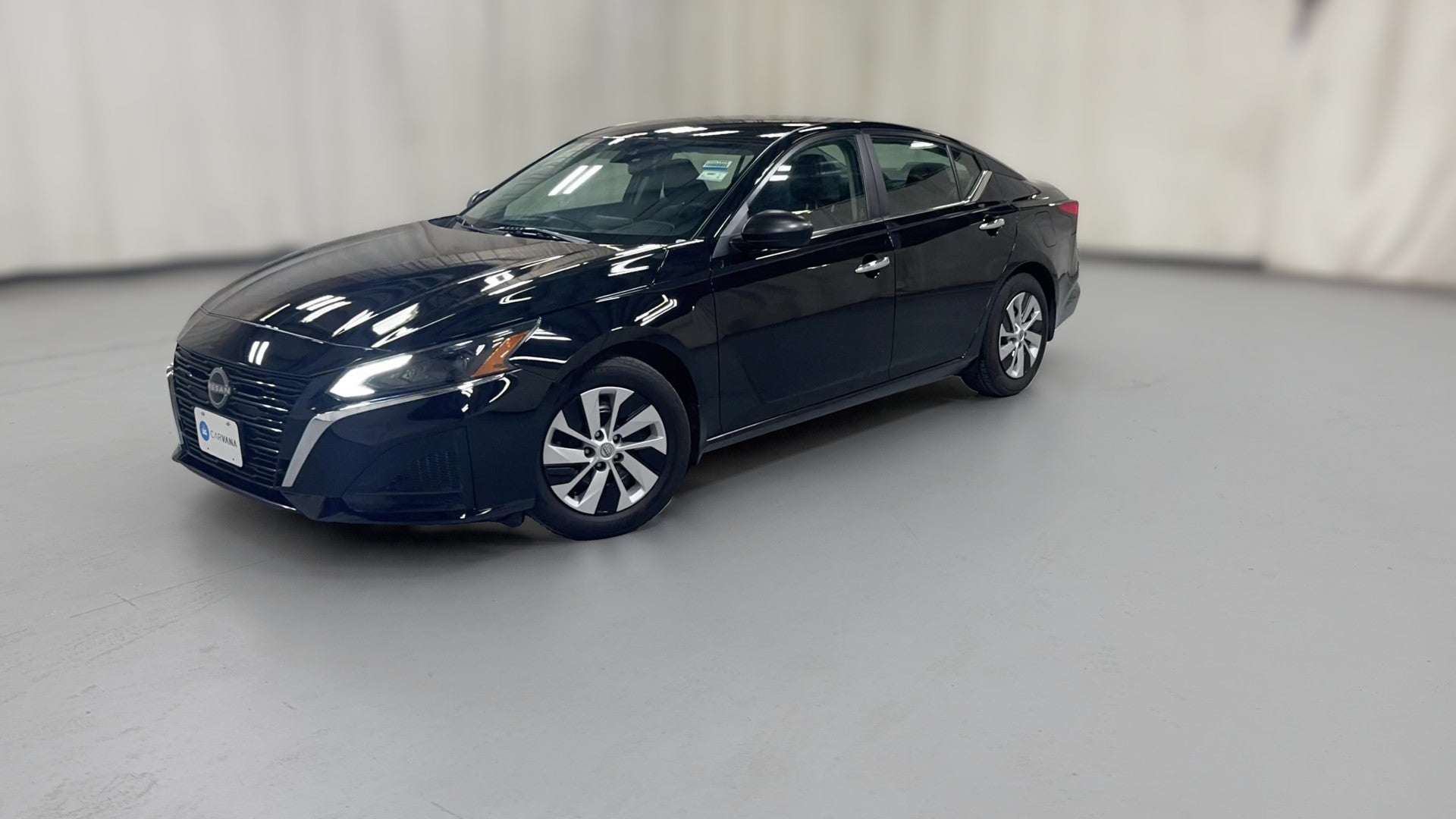 2025 Nissan Altima vehicle photo