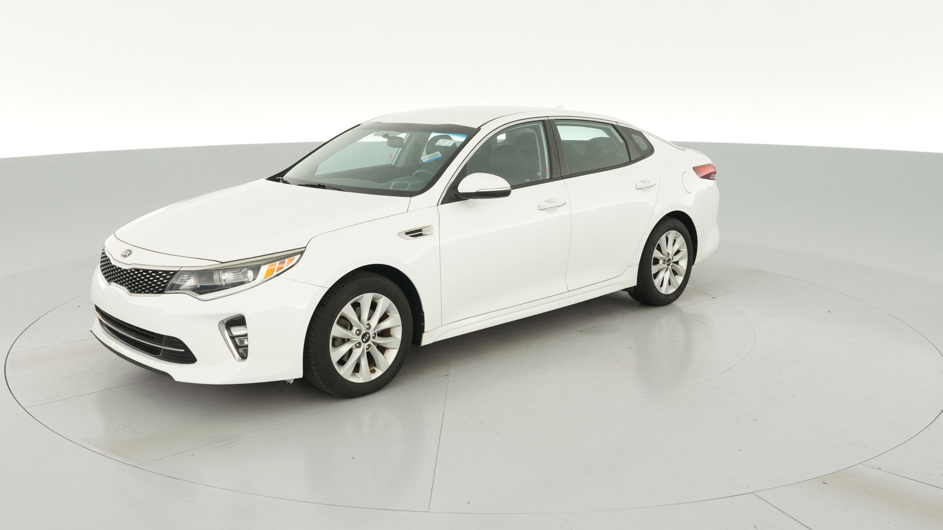 2018 Kia Optima vehicle photo
