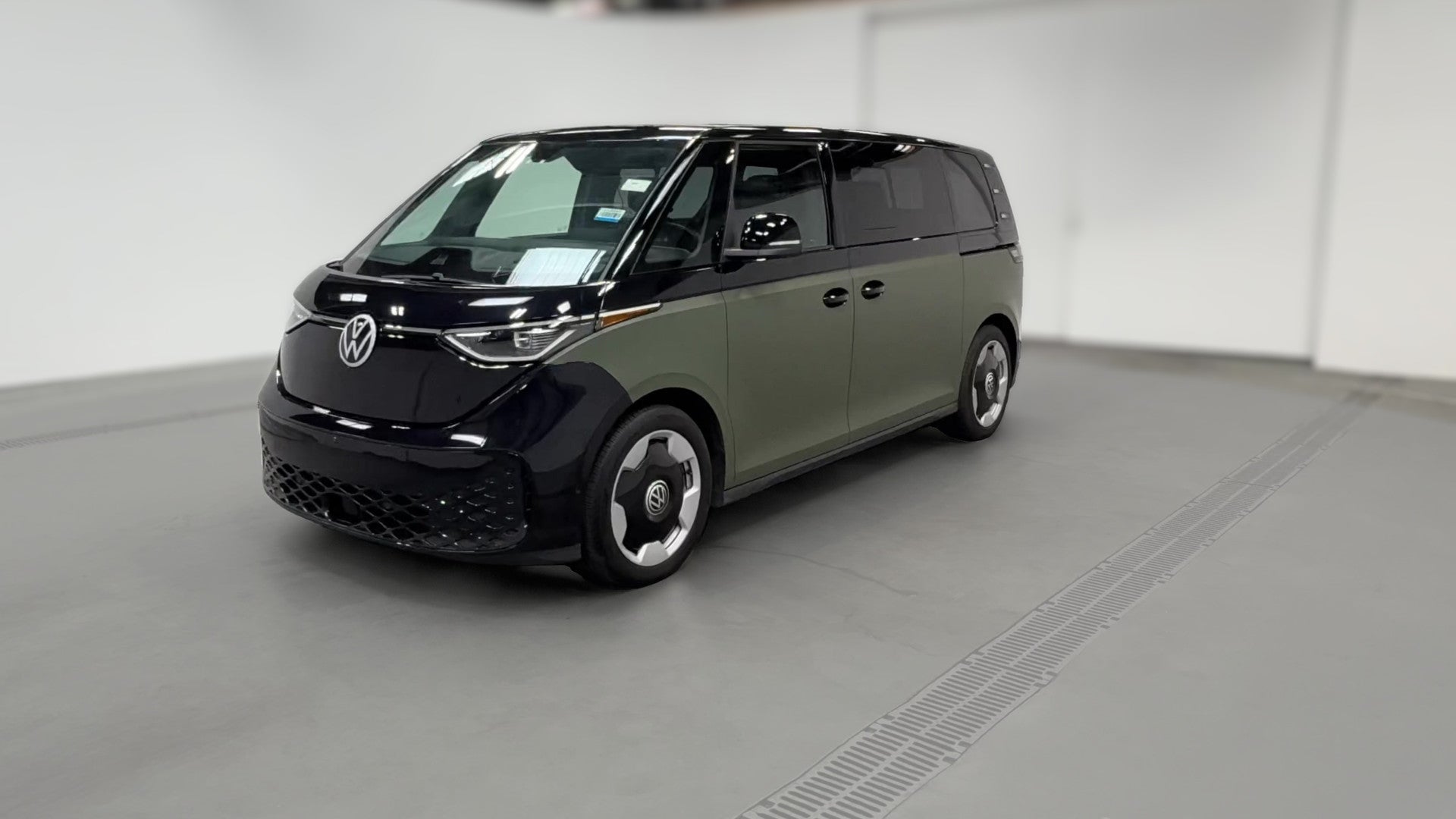 2025 Volkswagen ID.Buzz vehicle photo