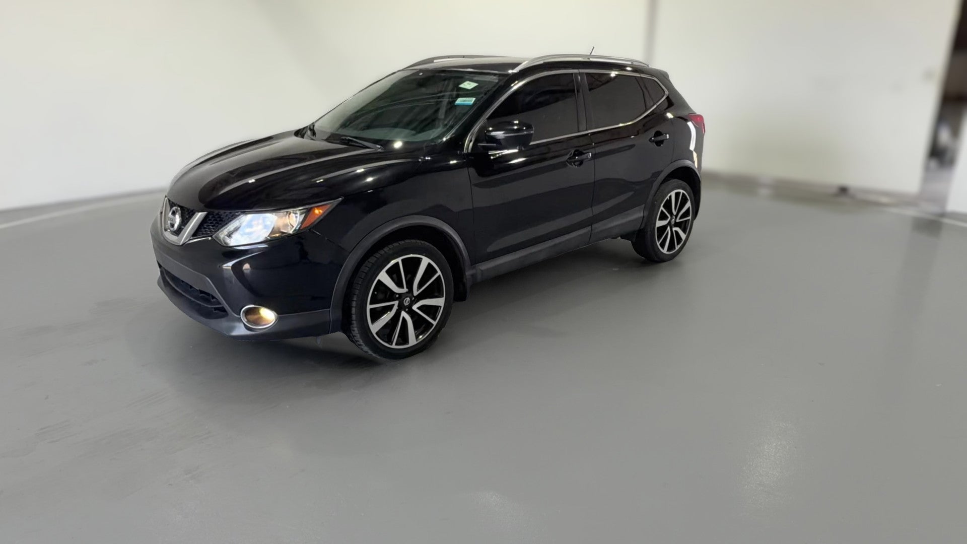 2017 Nissan Rogue Sport vehicle photo