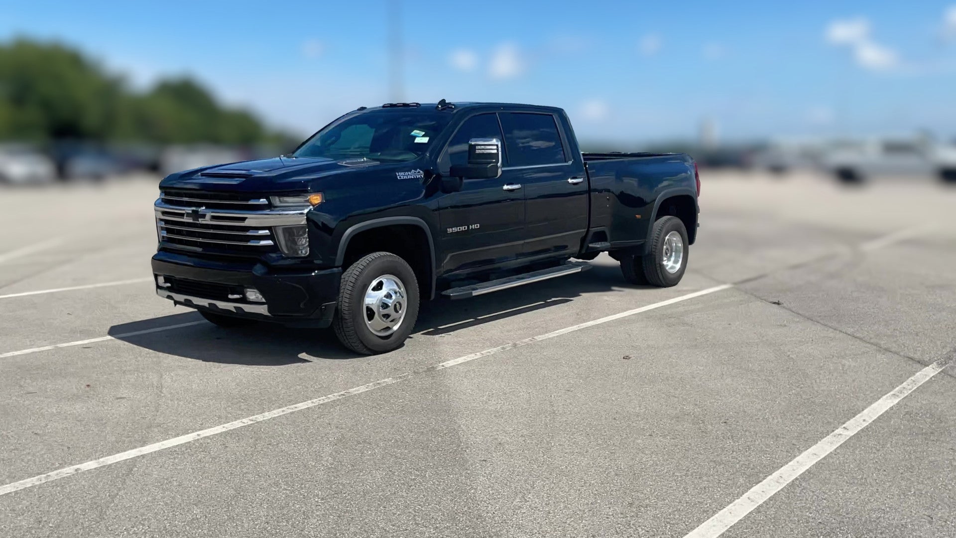 2020 Chevrolet Silverado 3500 HD Crew Cab vehicle photo