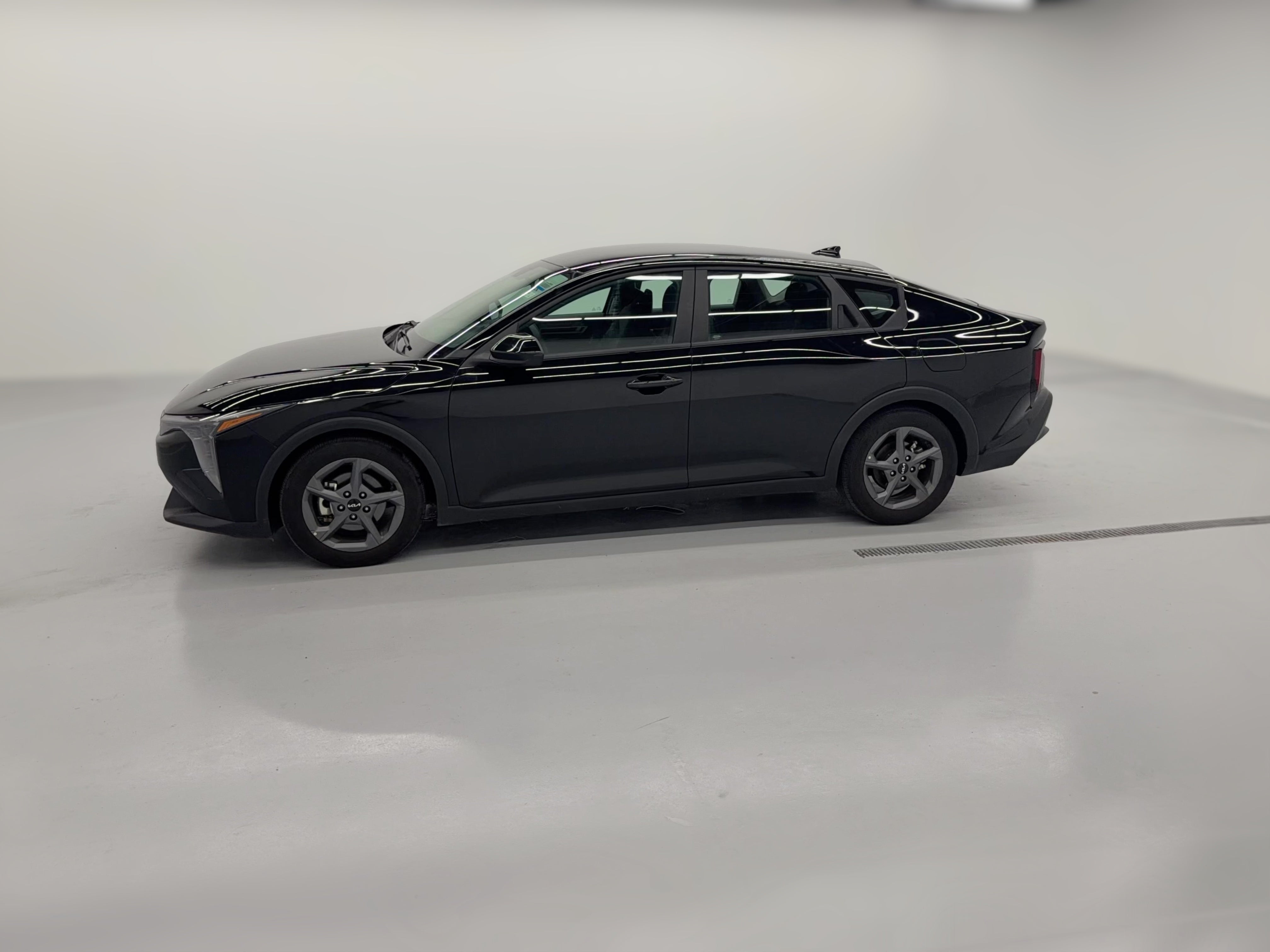 2025 Kia K4 LXS - Photo 22