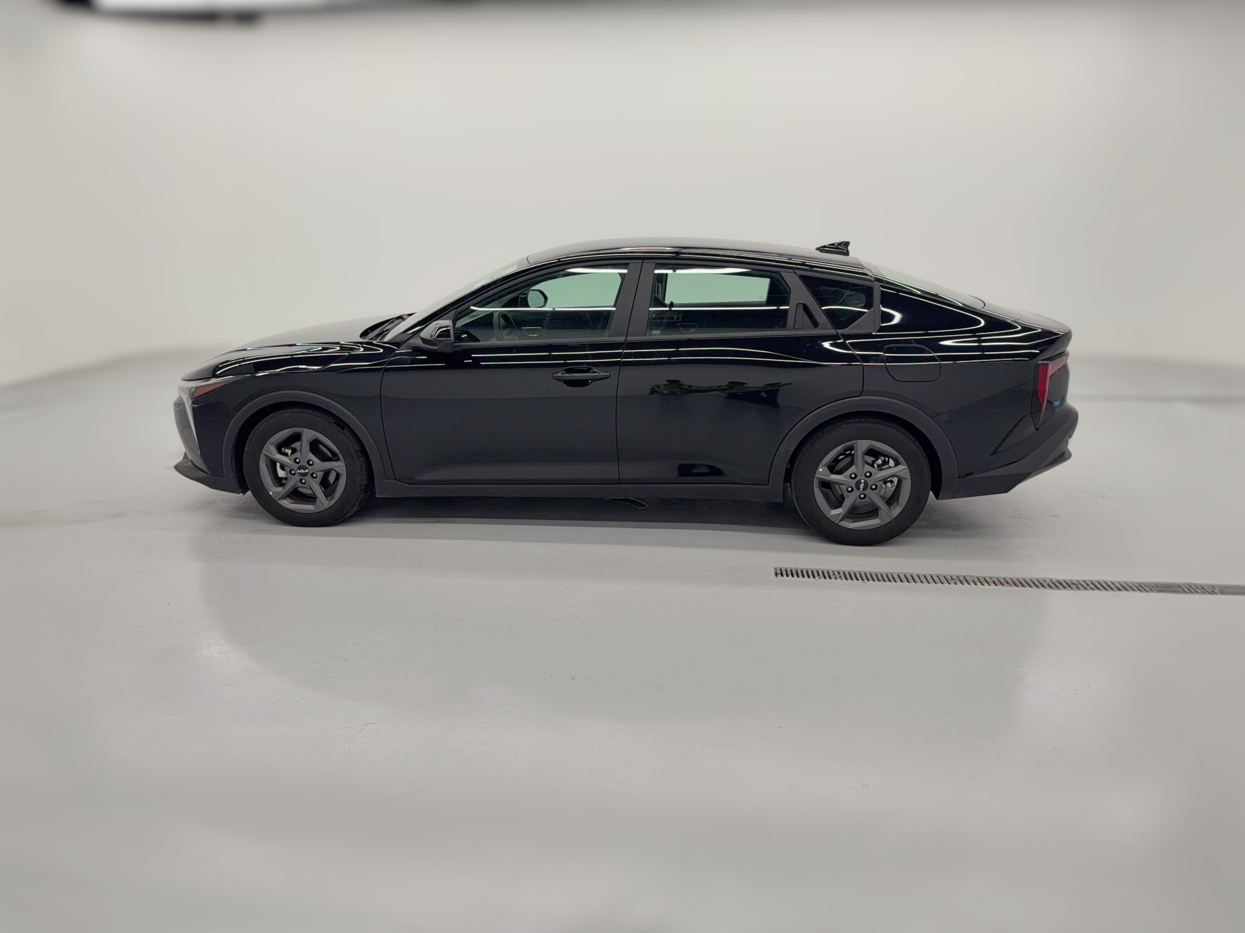 2025 Kia K4 LXS - Photo 23