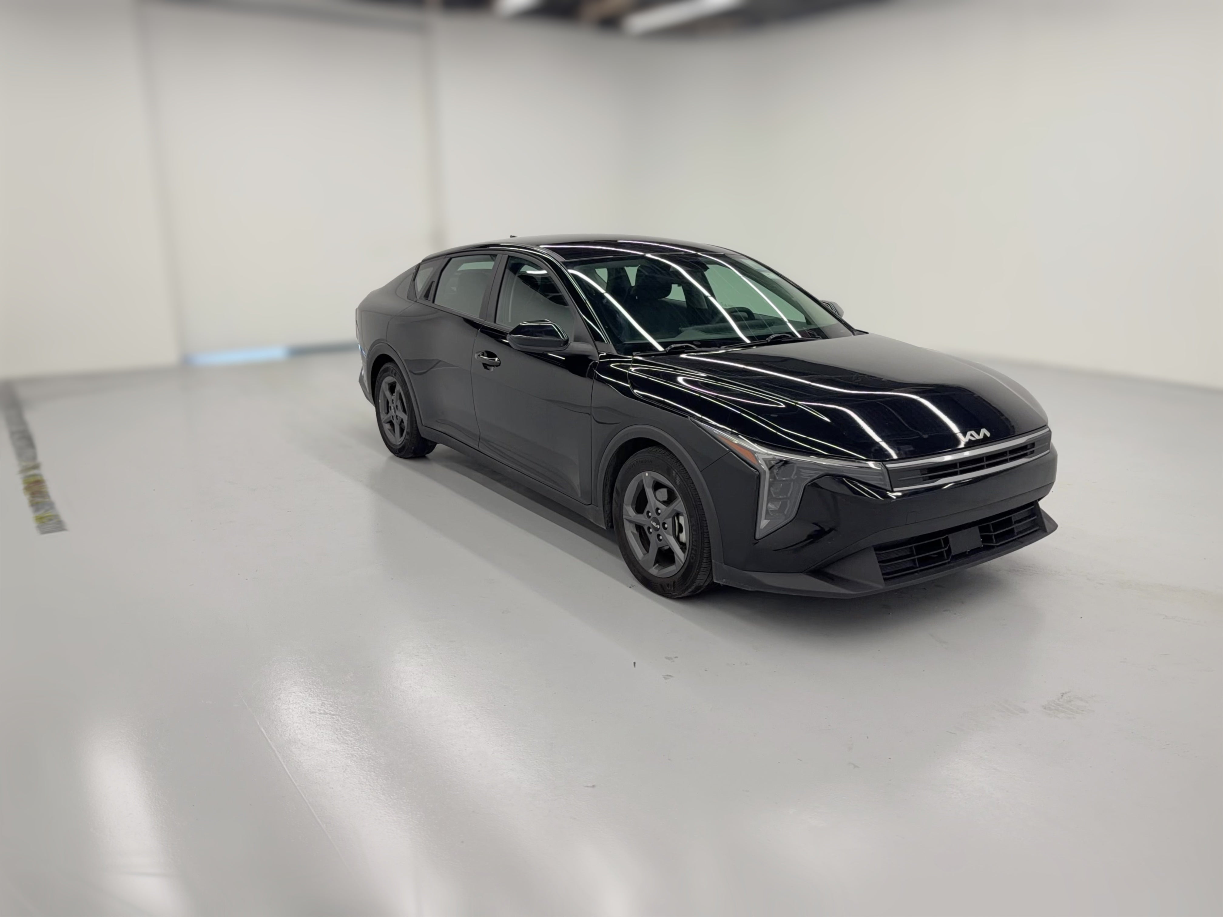 2025 Kia K4 LXS - Photo 33