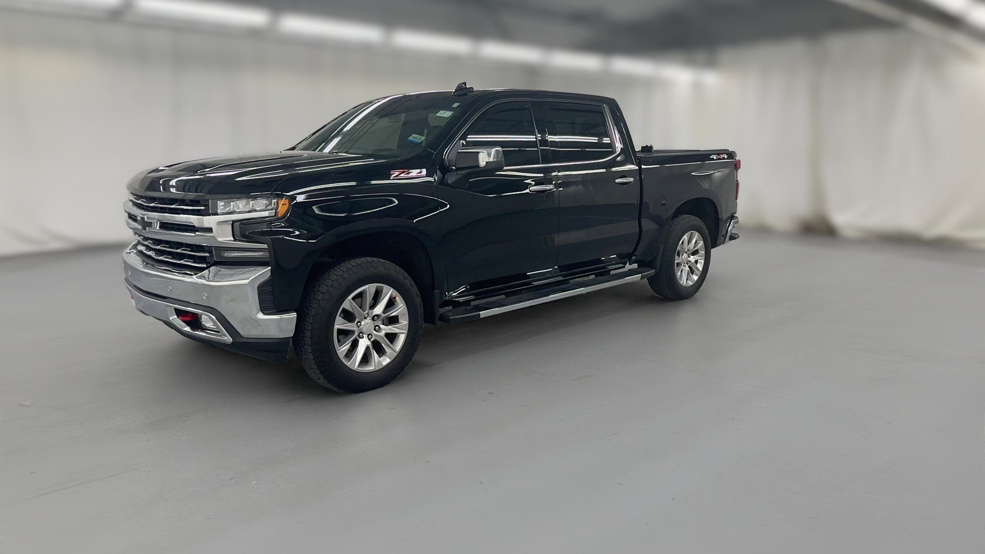 2021 Chevrolet Silverado 1500 Crew Cab vehicle photo