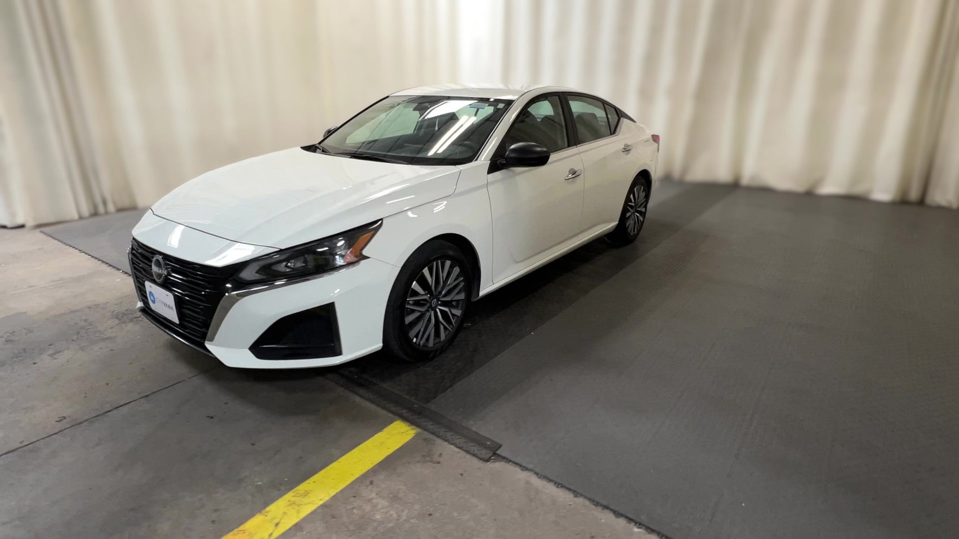 2025 Nissan Altima vehicle photo