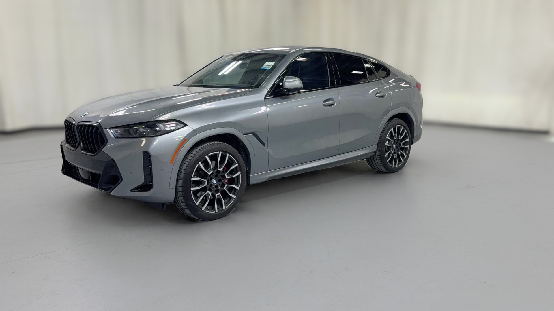 2024 BMW X6 vehicle photo