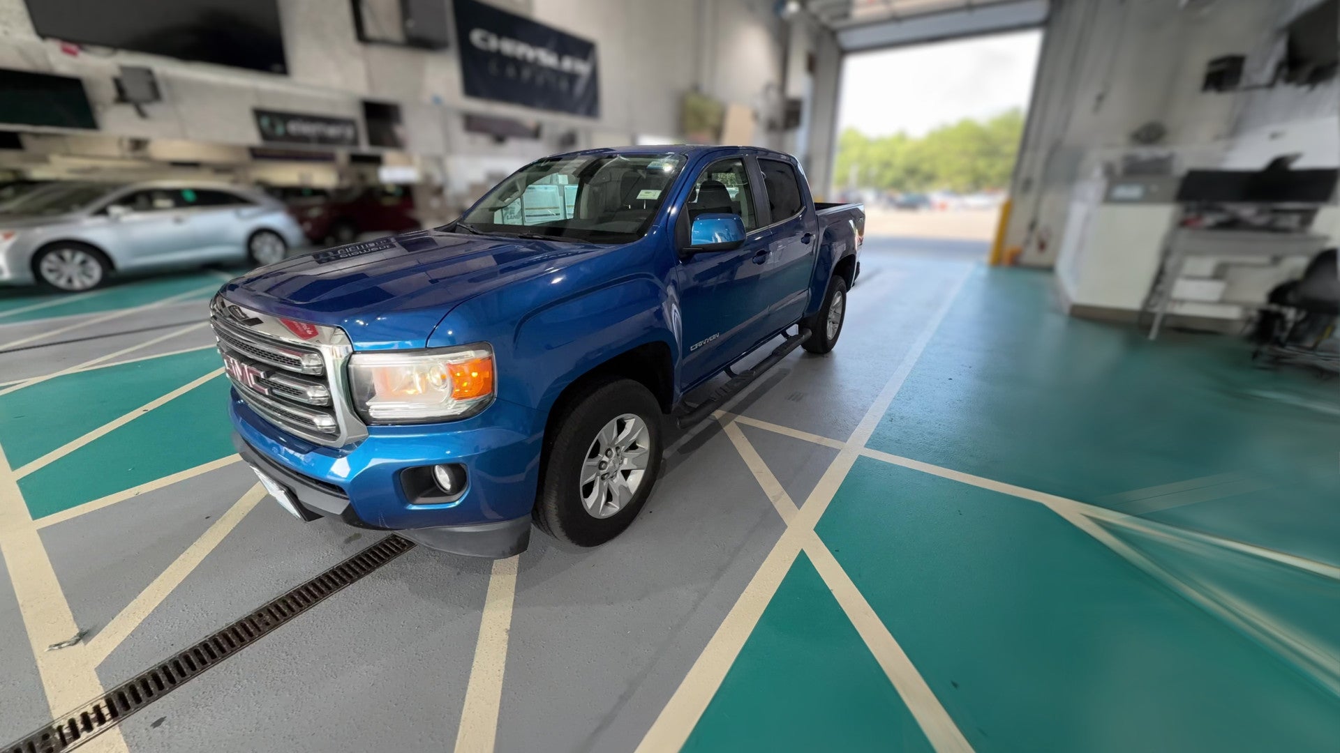 2018 GMC Canyon Crew Cab vehicle photo