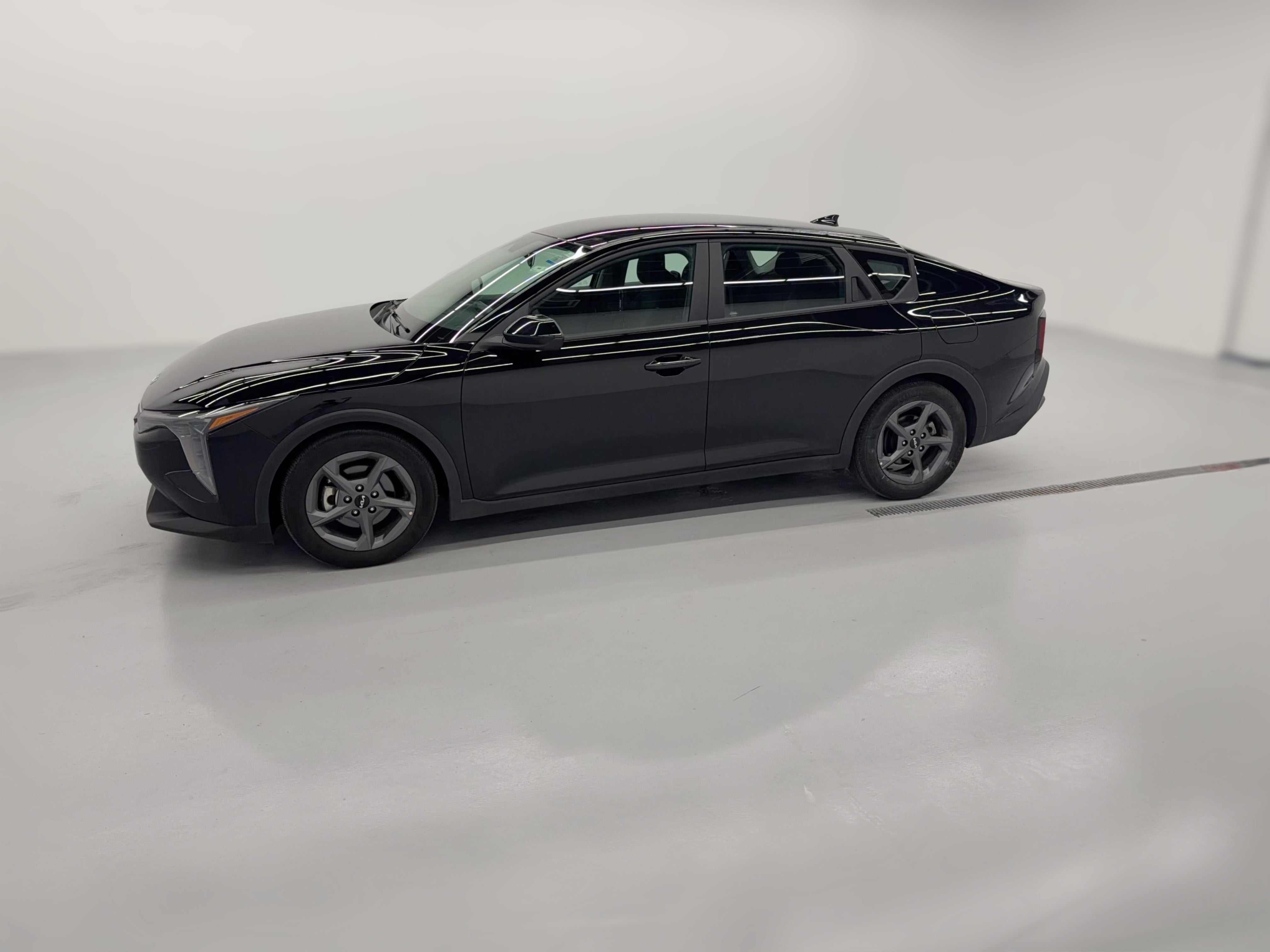 2025 Kia K4 LXS - Photo 24