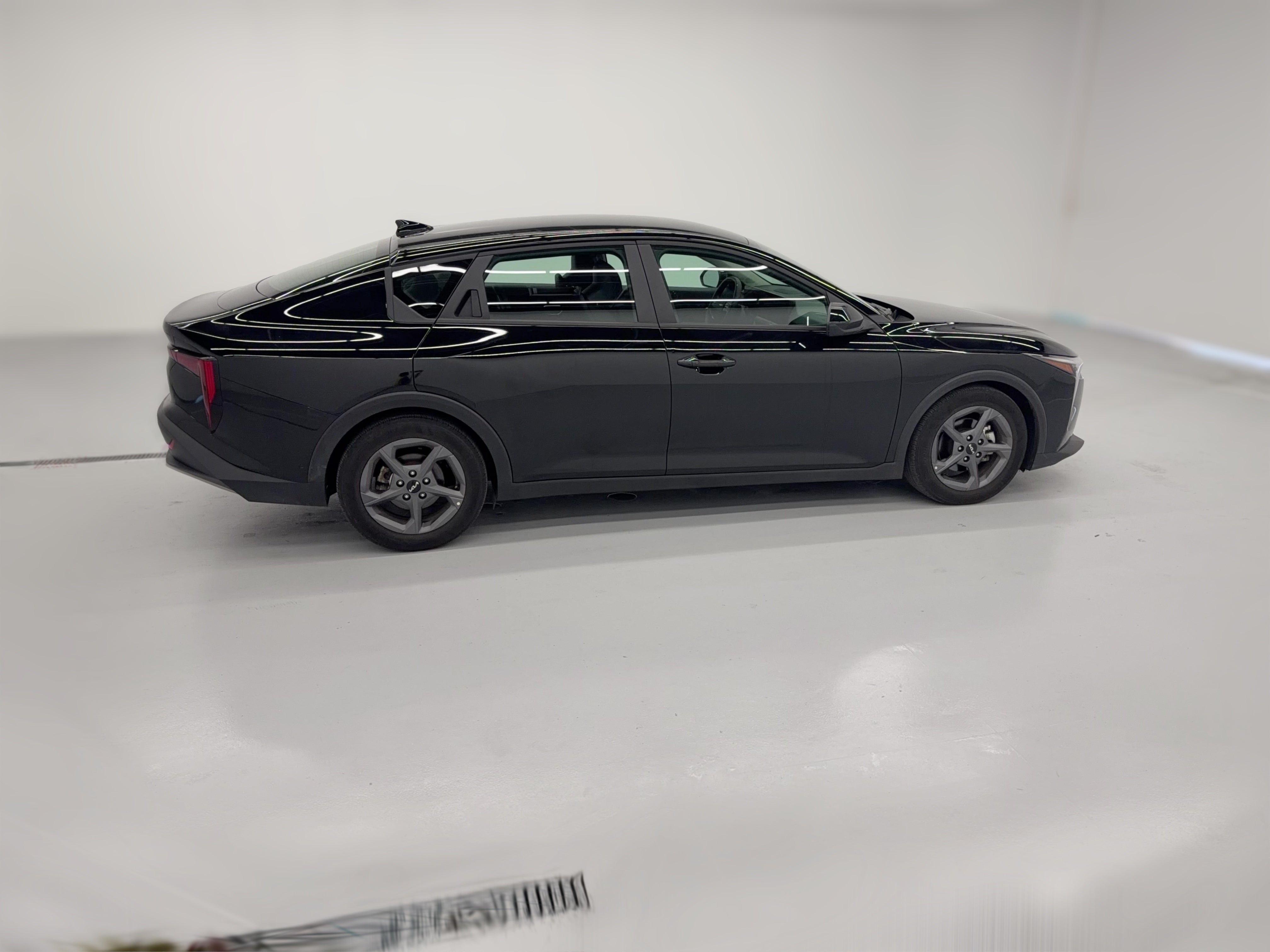2025 Kia K4 LXS - Photo 32