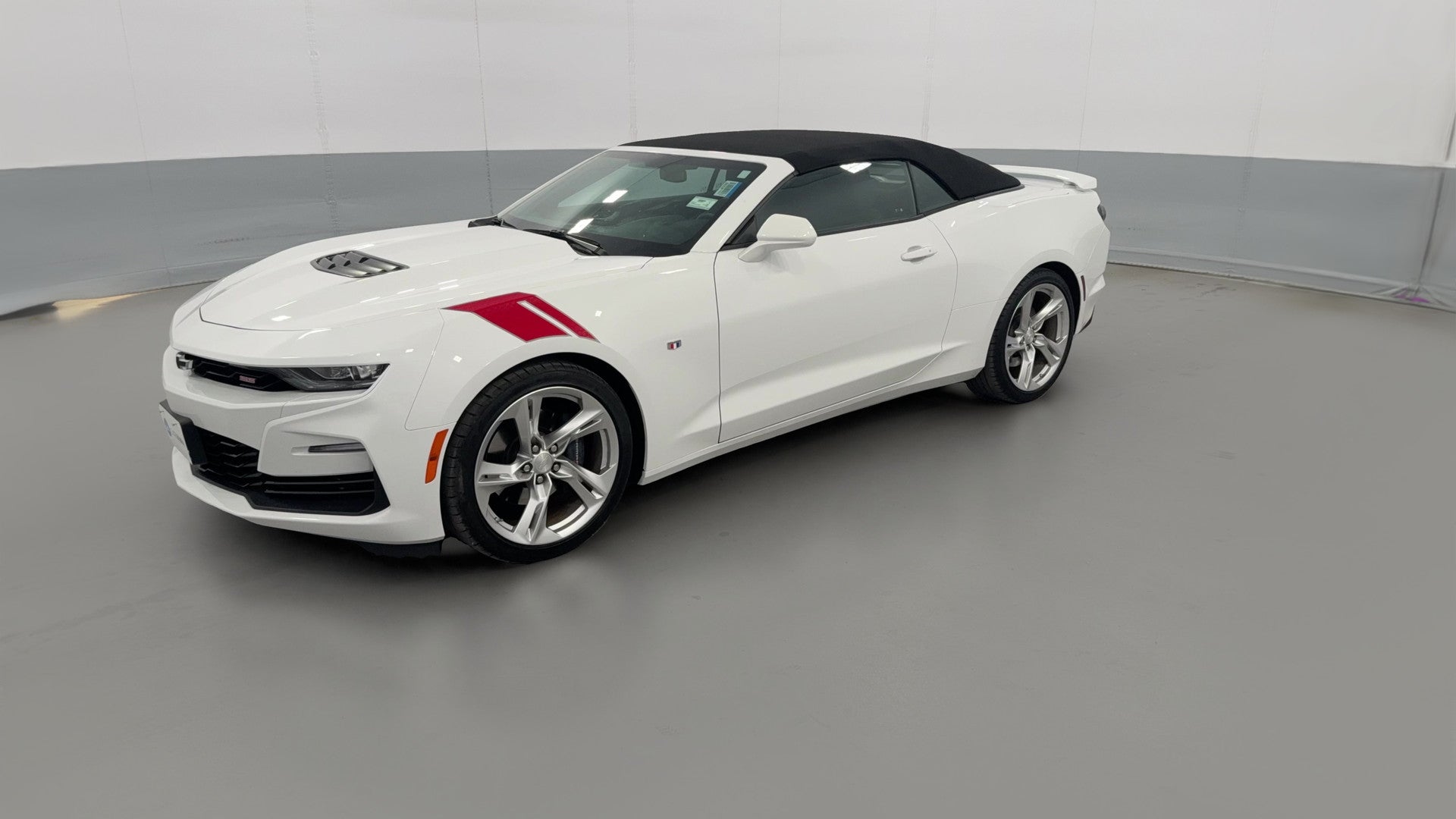 2023 Chevrolet Camaro vehicle photo