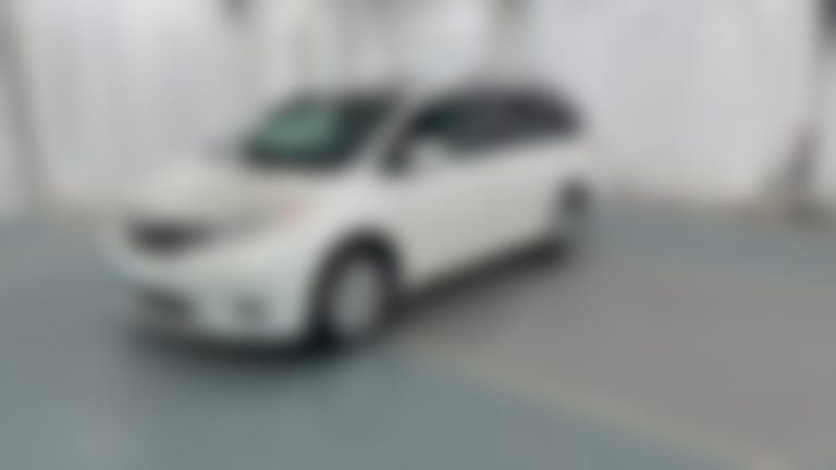 2015 Toyota Sienna vehicle photo
