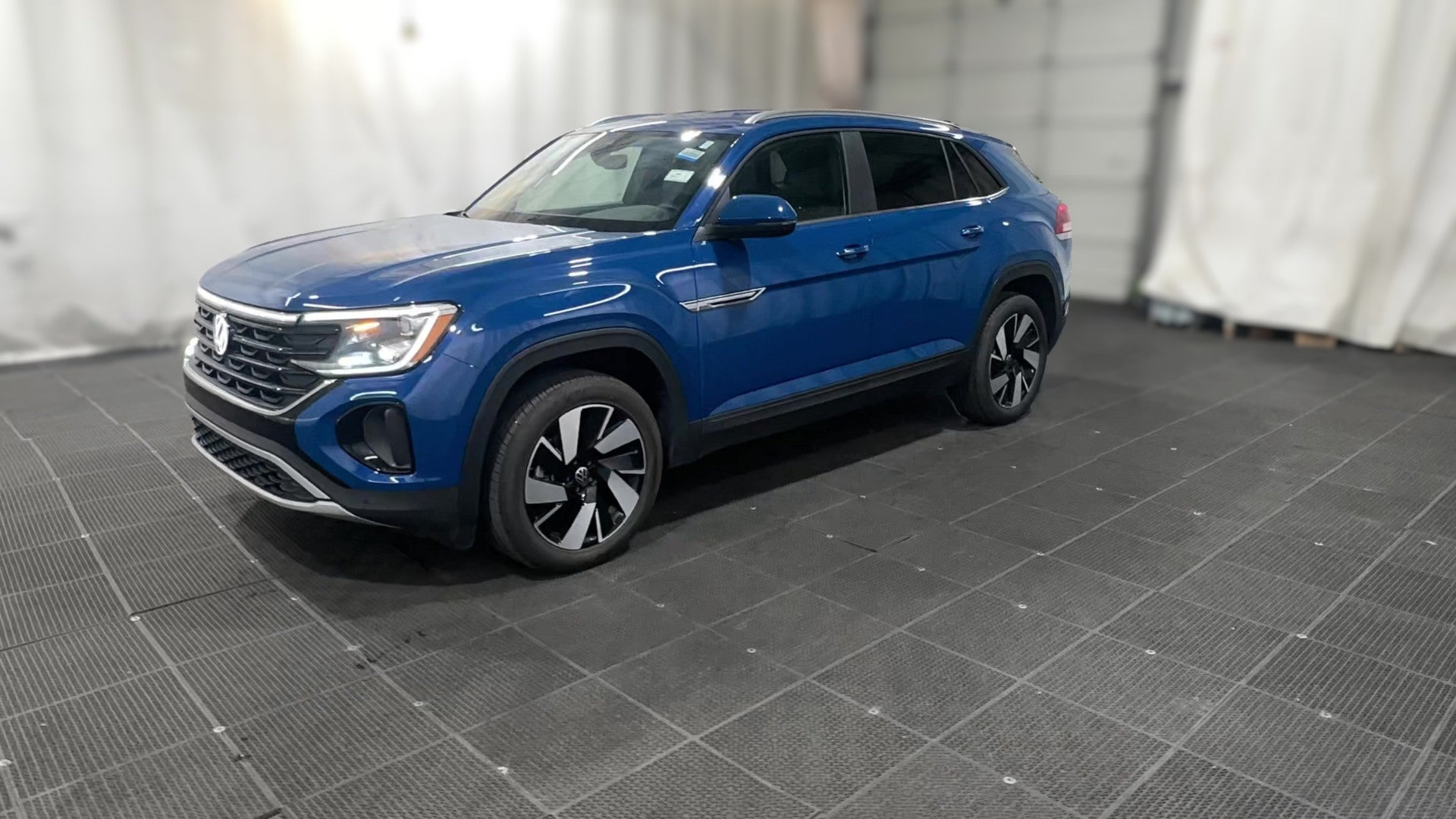 2026 Volkswagen Atlas Cross Sport vehicle photo