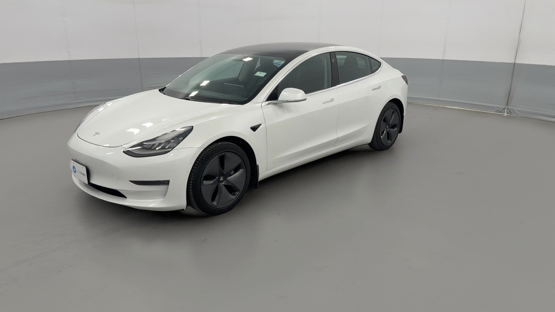 2019 Tesla Model 3 vehicle photo