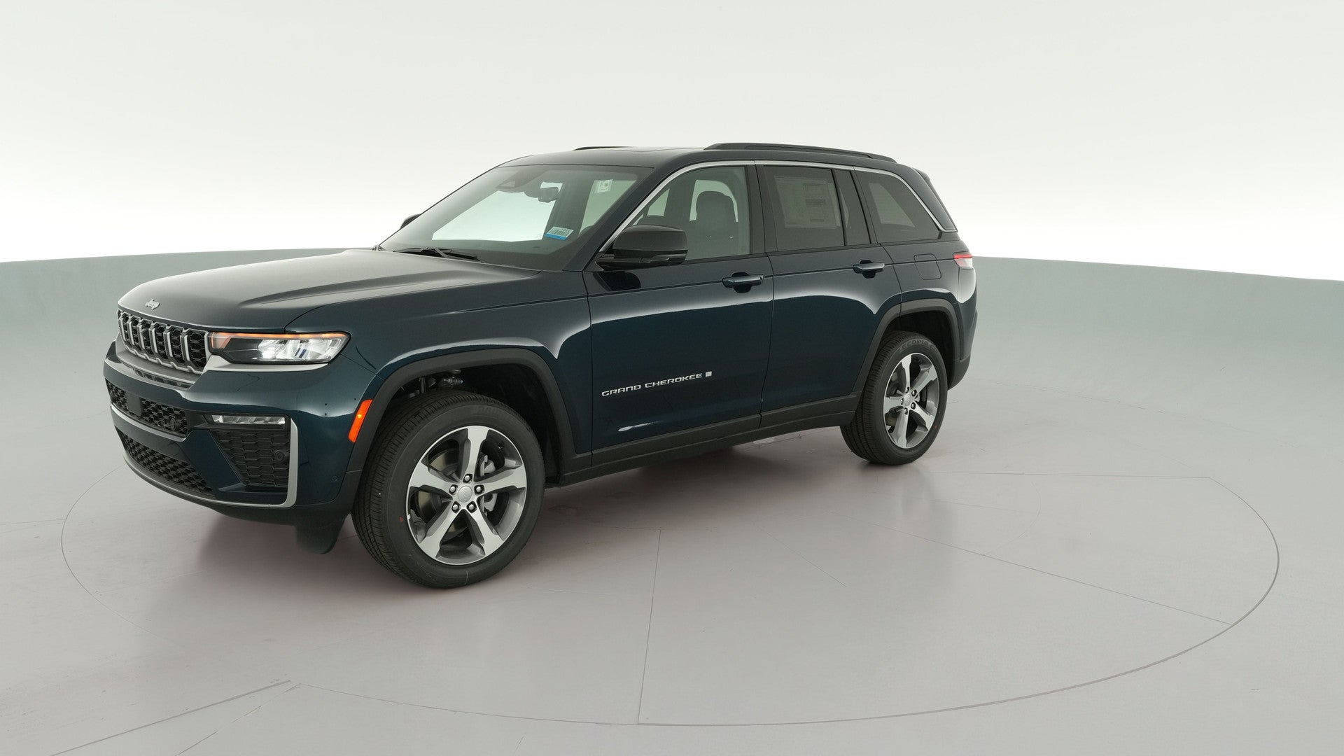2026 Jeep Grand Cherokee vehicle photo