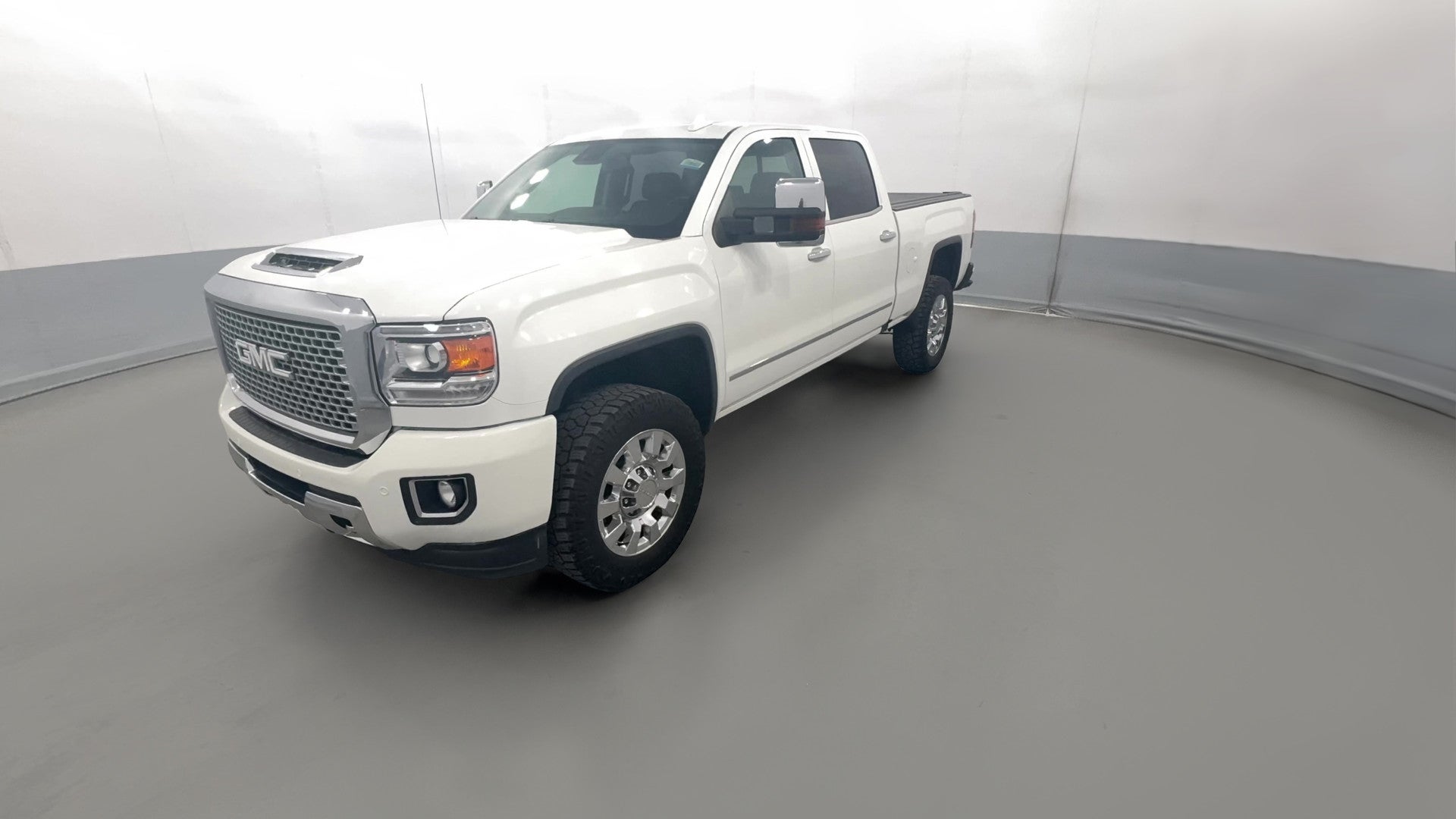 2017 GMC Sierra 2500 HD Crew Cab vehicle photo