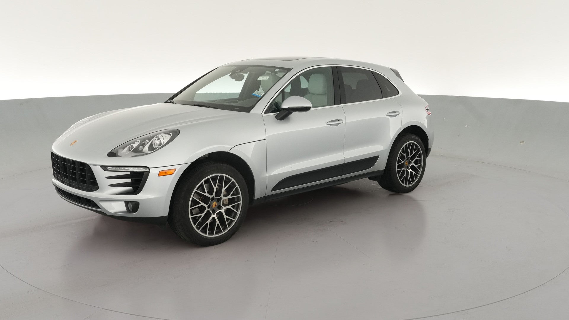 2018 Porsche Macan vehicle photo
