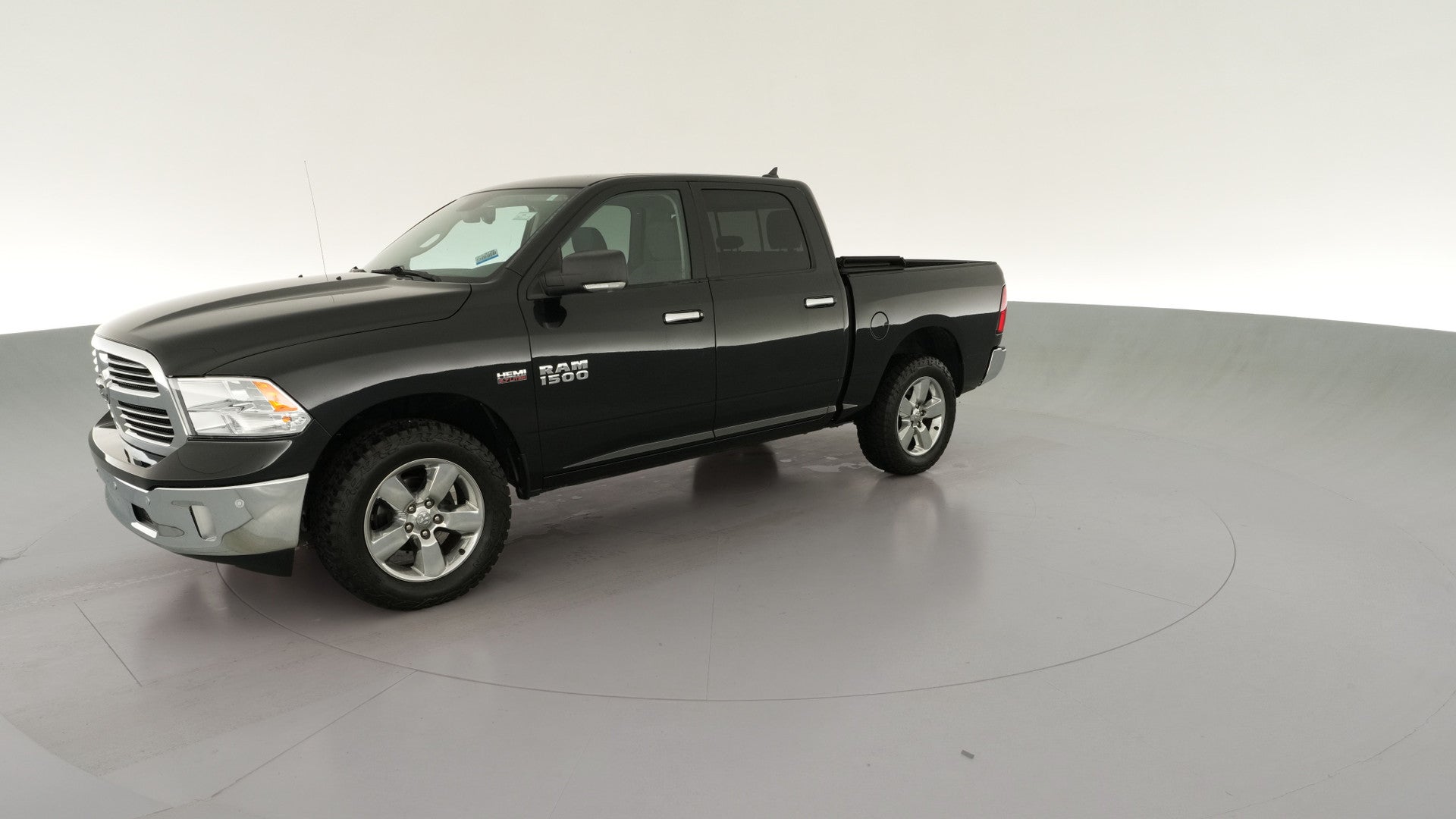 2018 Ram 1500 Crew Cab vehicle photo