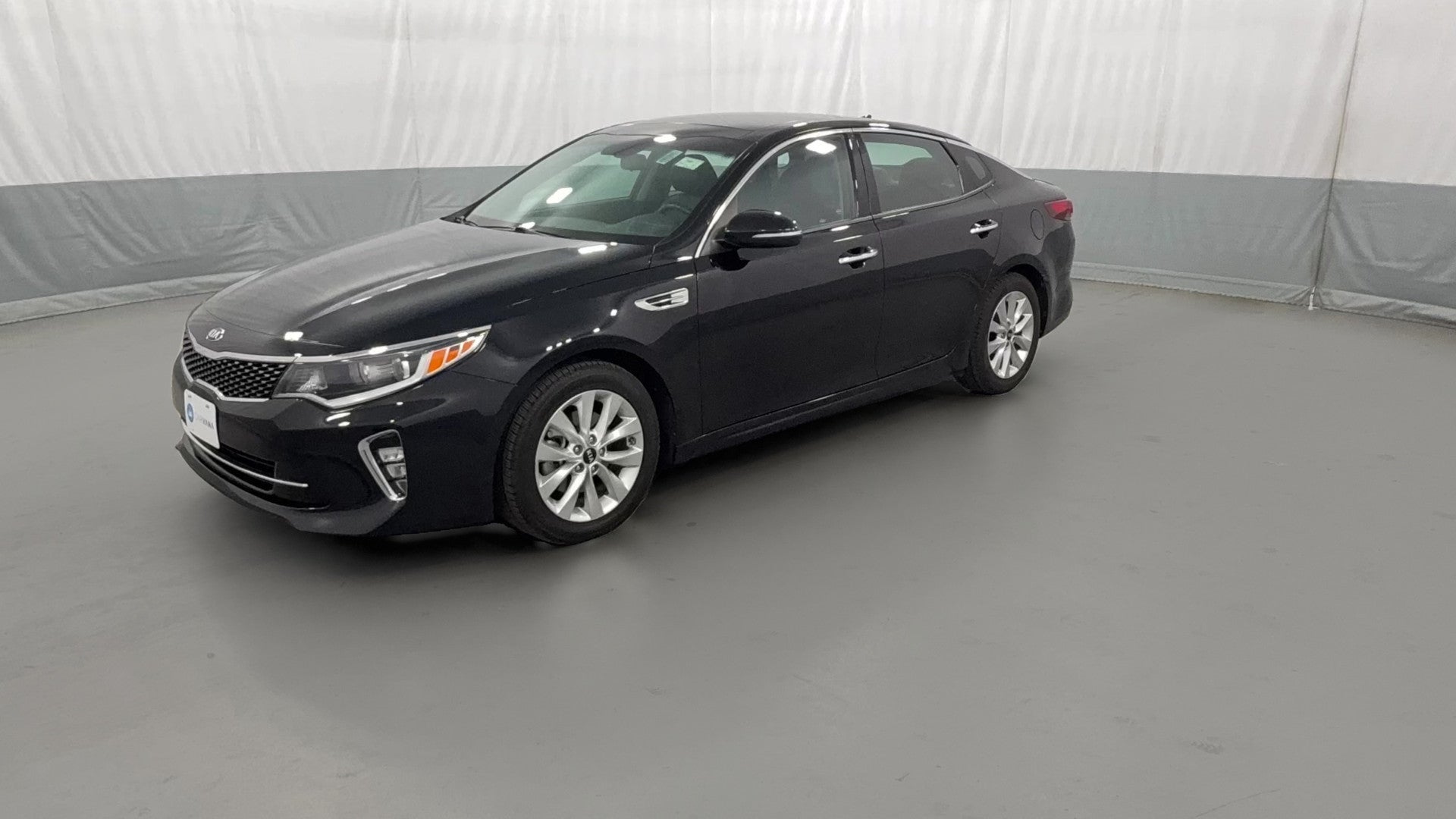 2018 Kia Optima vehicle photo