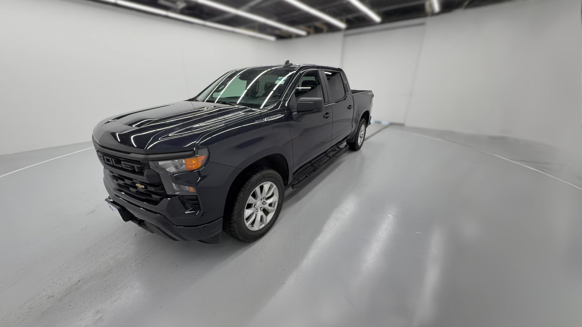 2022 Chevrolet Silverado 1500 Crew Cab vehicle photo
