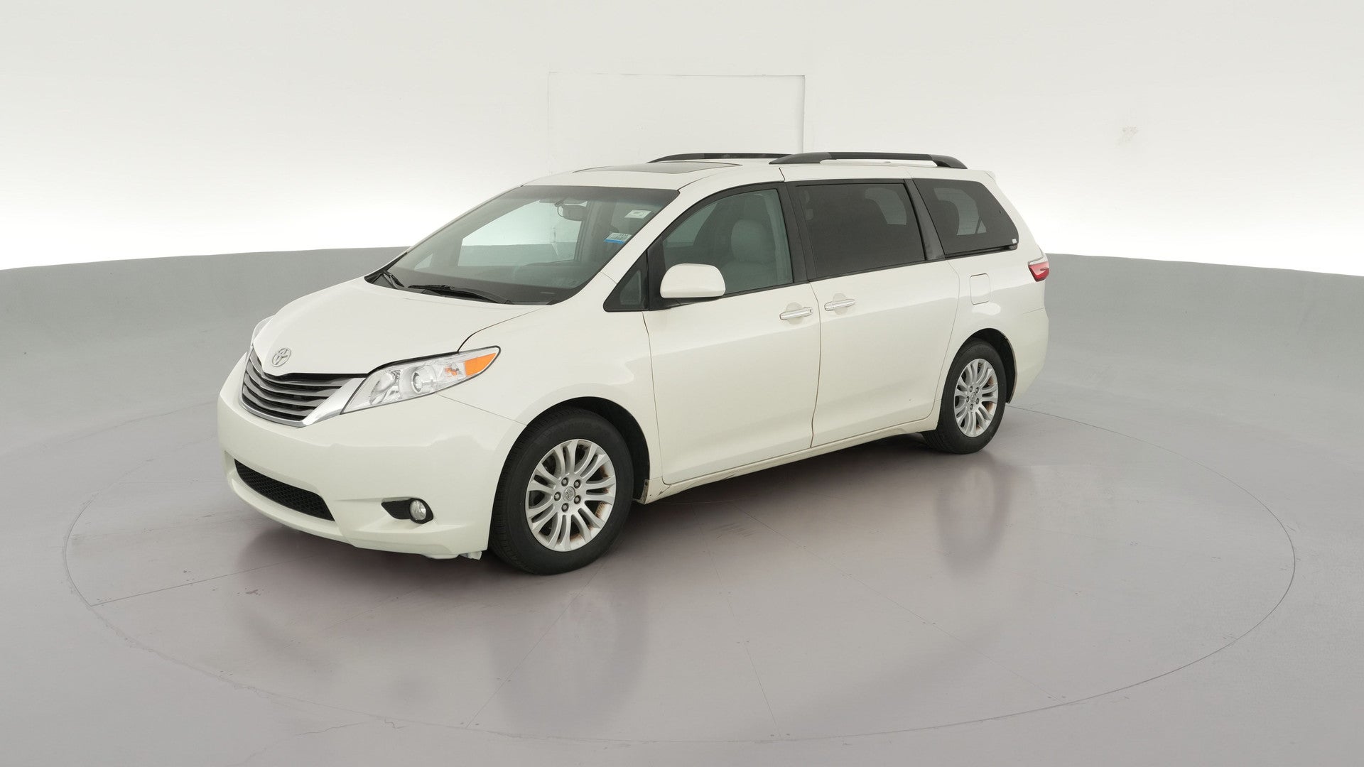 2016 Toyota Sienna vehicle photo