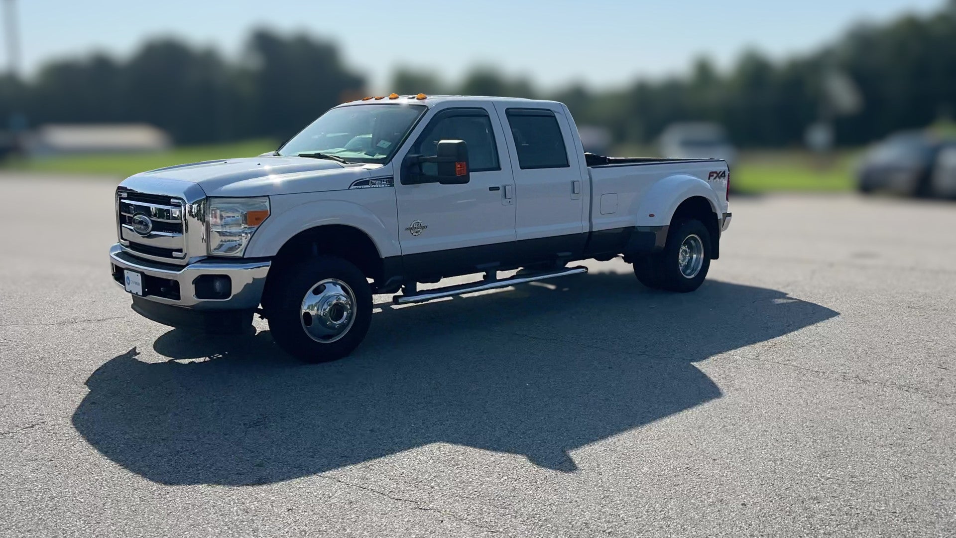 2015 Ford F350 Super Duty Crew Cab vehicle photo