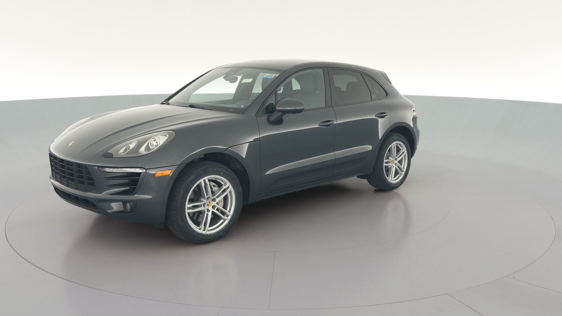 2018 Porsche Macan vehicle photo