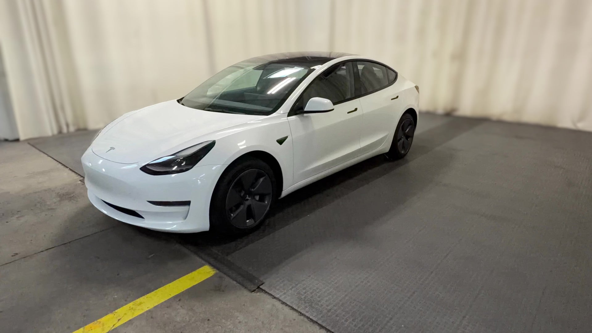 2023 Tesla Model 3 vehicle photo