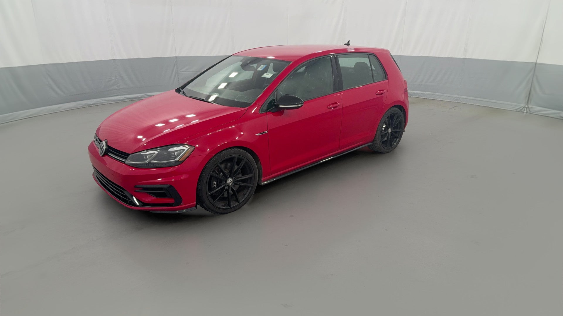 2019 Volkswagen Golf R vehicle photo