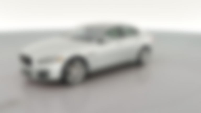 2017 Jaguar XE vehicle photo