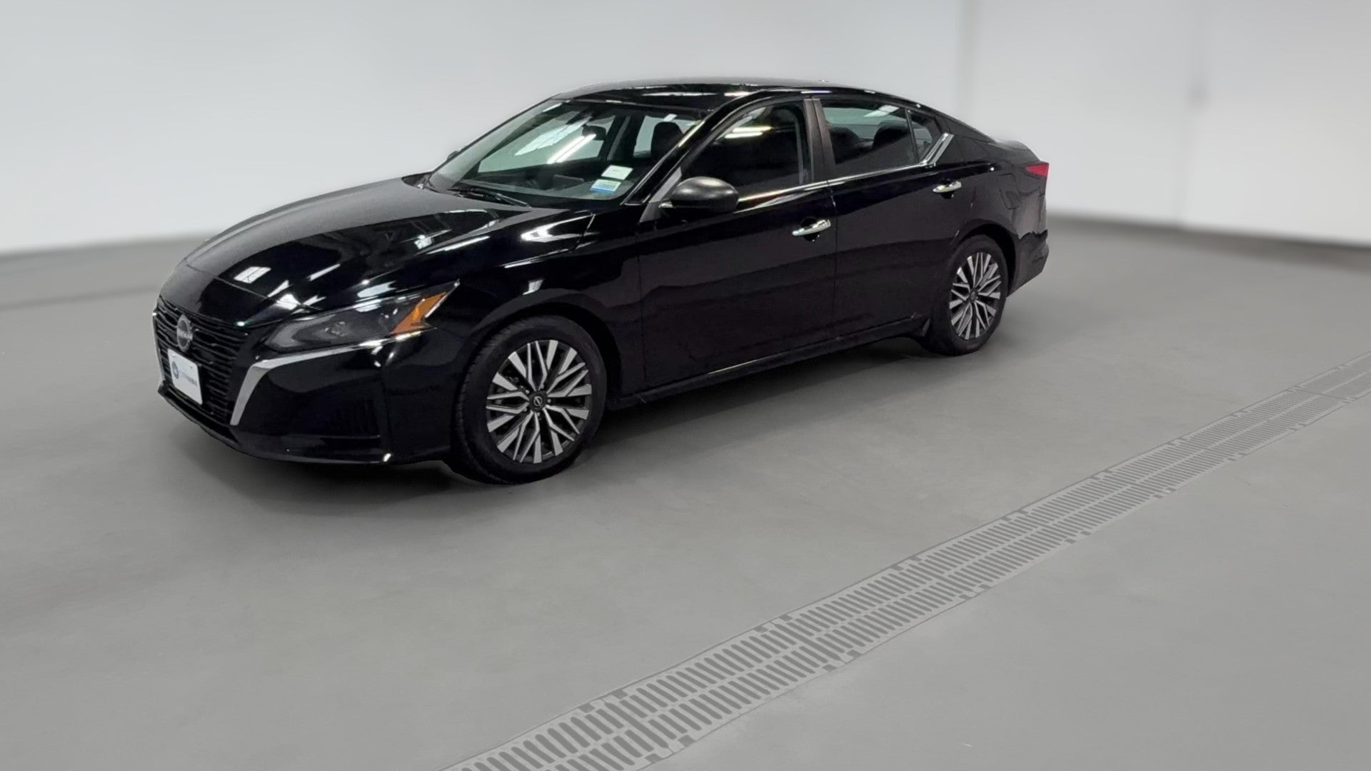 2025 Nissan Altima vehicle photo