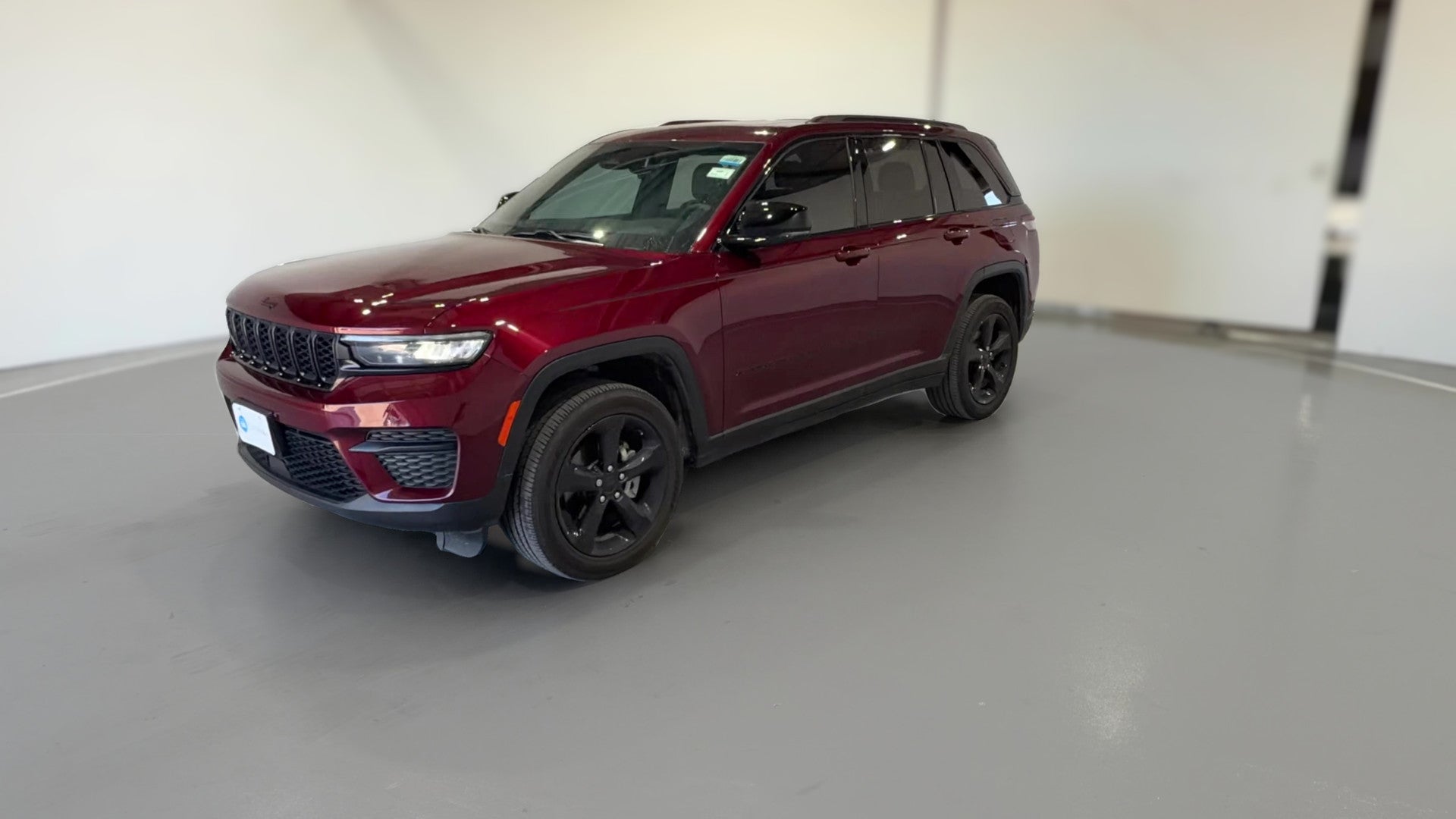 2025 Jeep Grand Cherokee vehicle photo