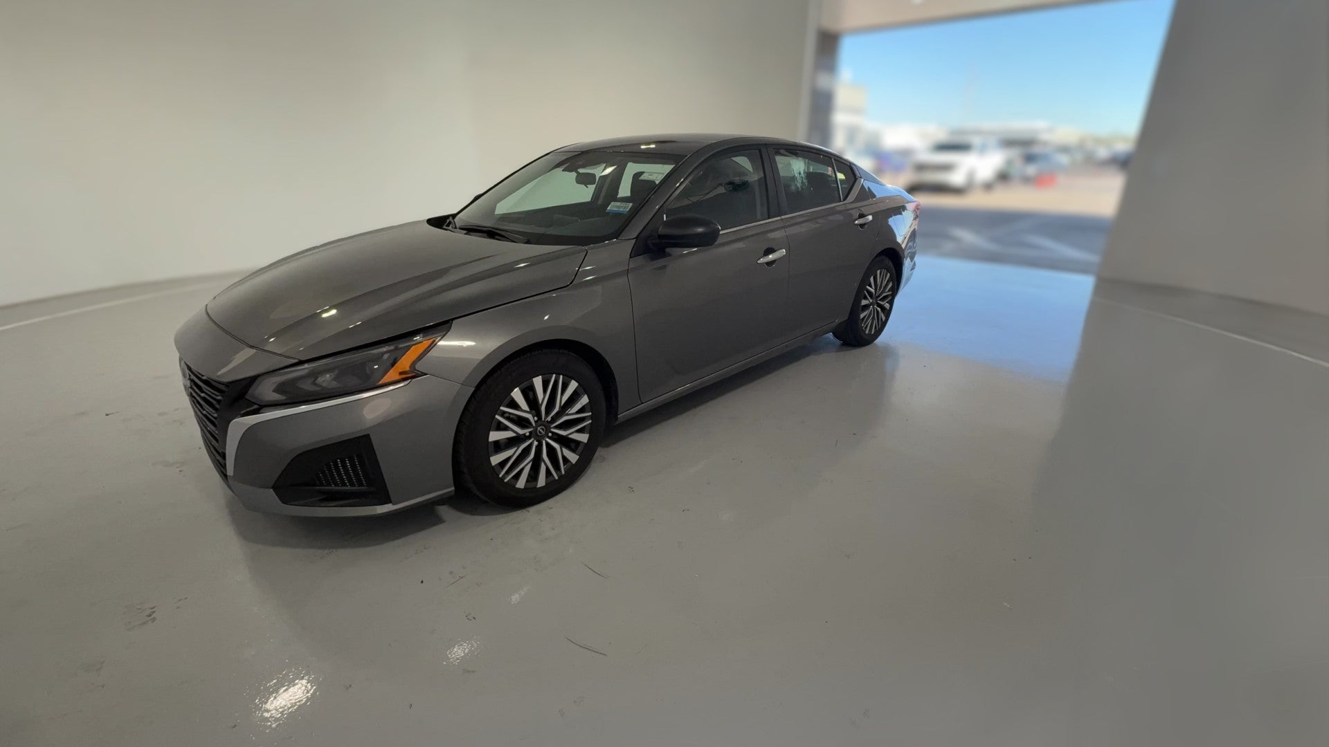 2025 Nissan Altima vehicle photo