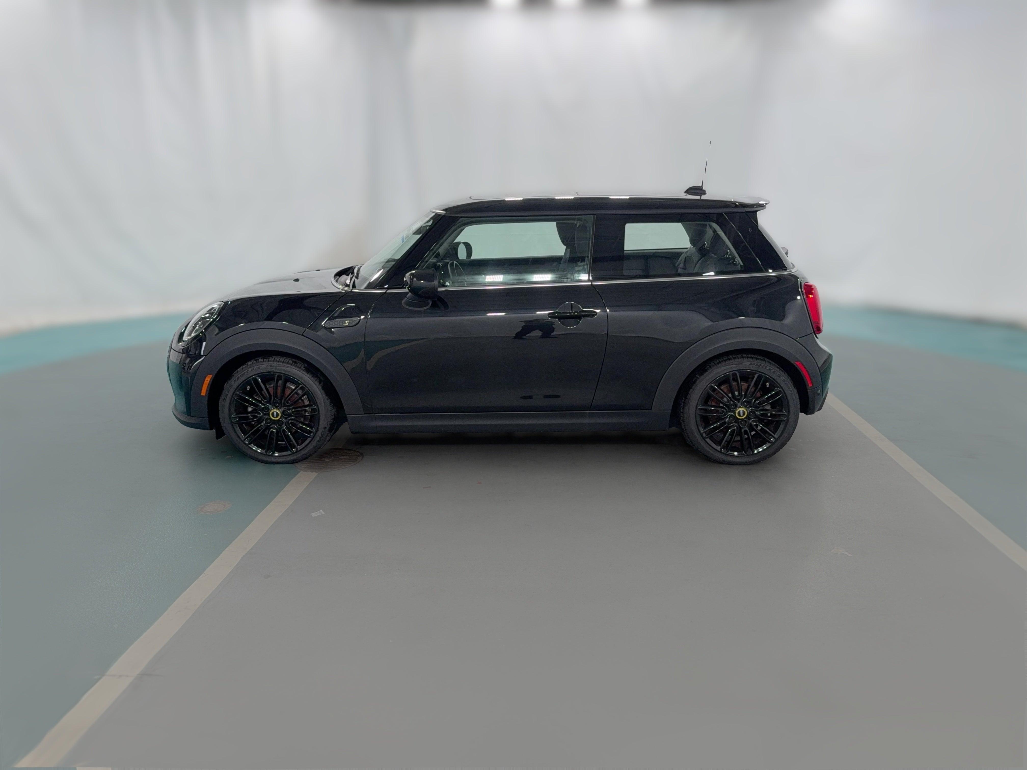 2024 MINI Hardtop 2 Door SE - Photo 29
