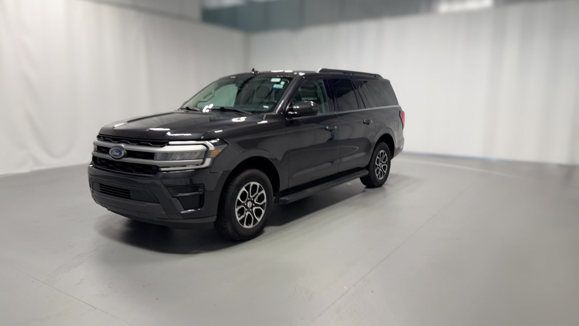 2024 Ford Expedition MAX vehicle photo