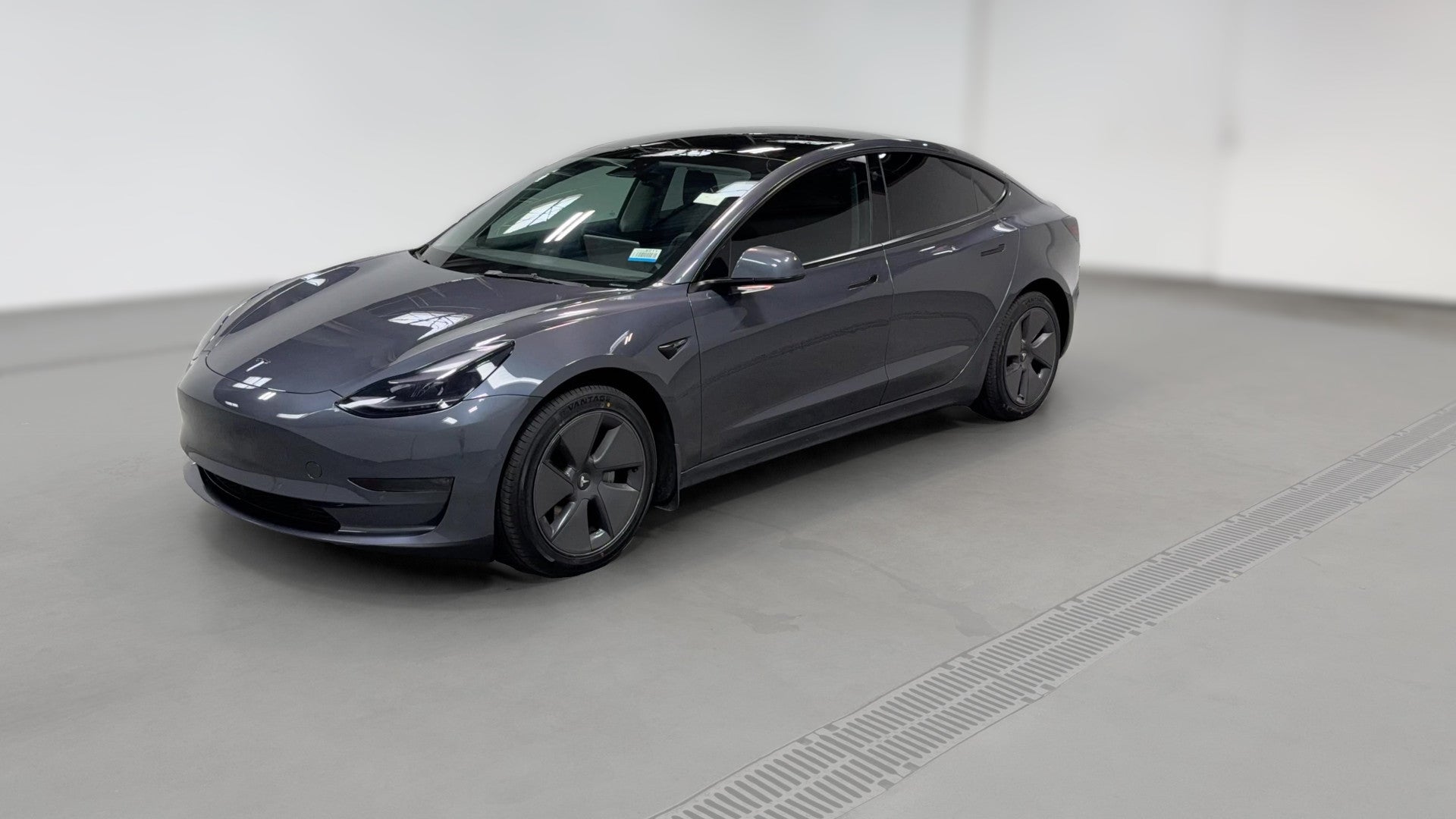 2022 Tesla Model 3 vehicle photo
