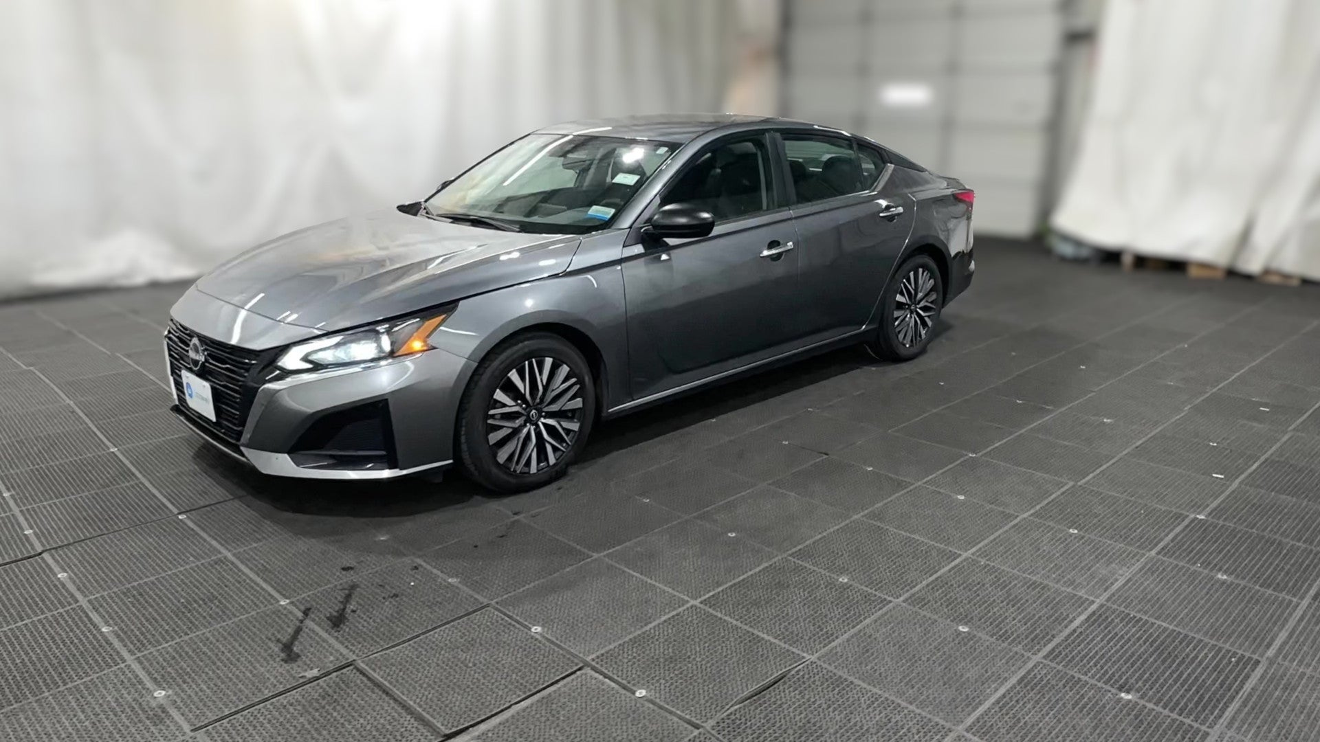 2025 Nissan Altima vehicle photo