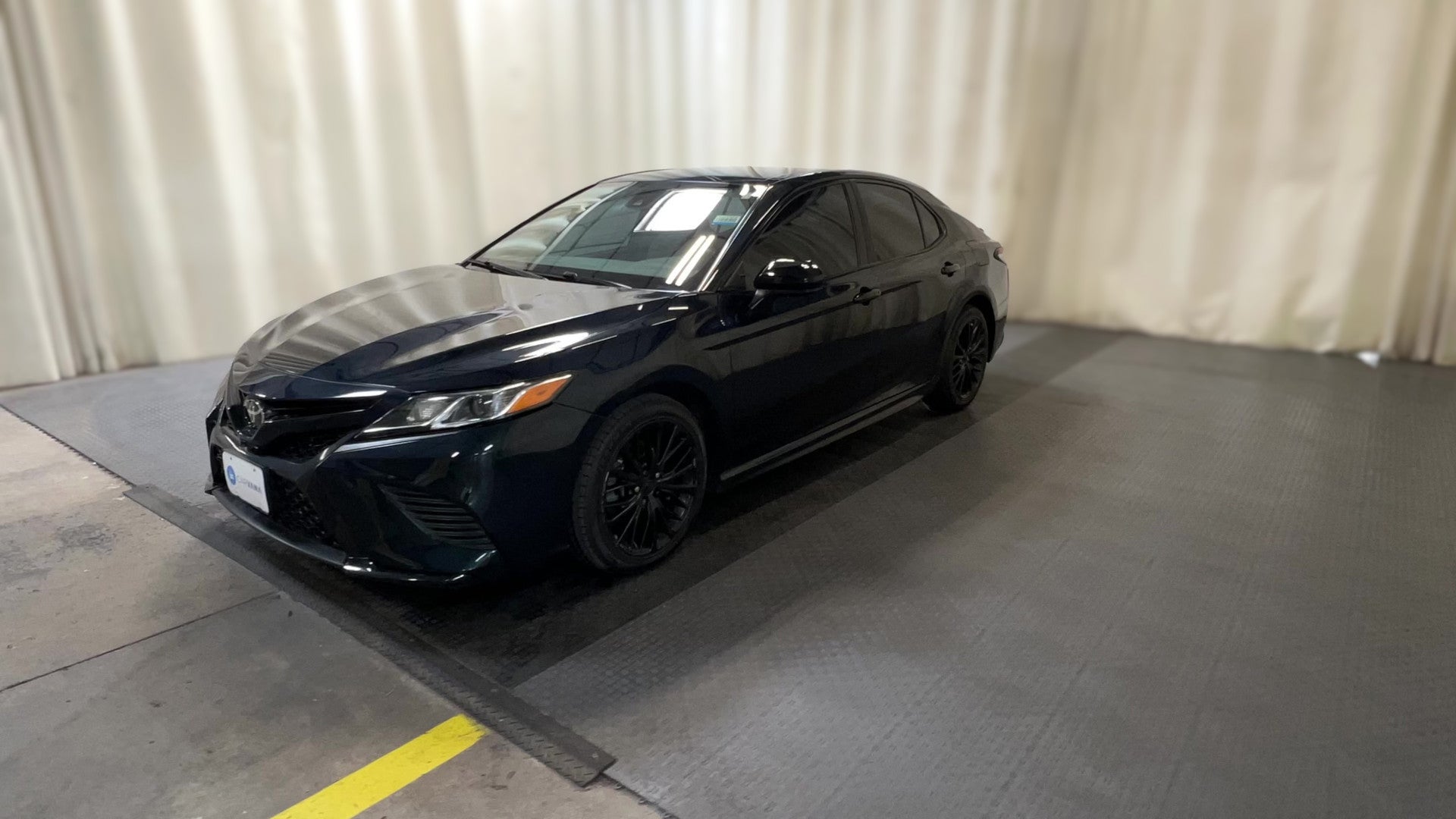 2019 Toyota Camry vehicle photo