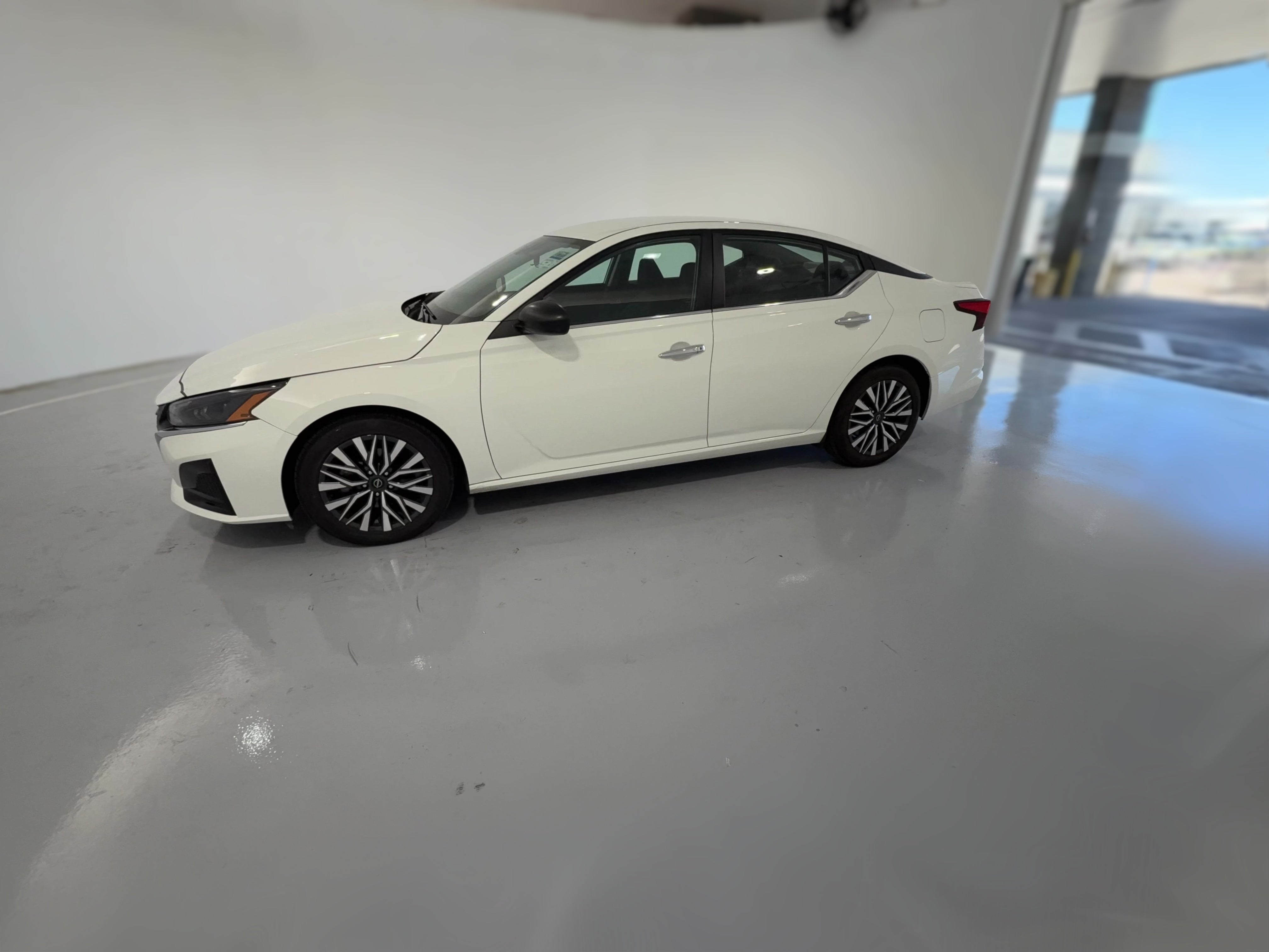 2025 Nissan Altima SV - Photo 21