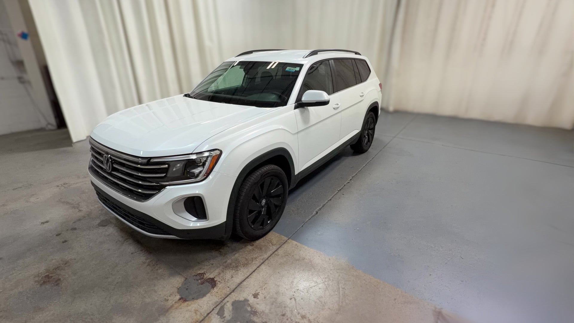2026 Volkswagen Atlas vehicle photo
