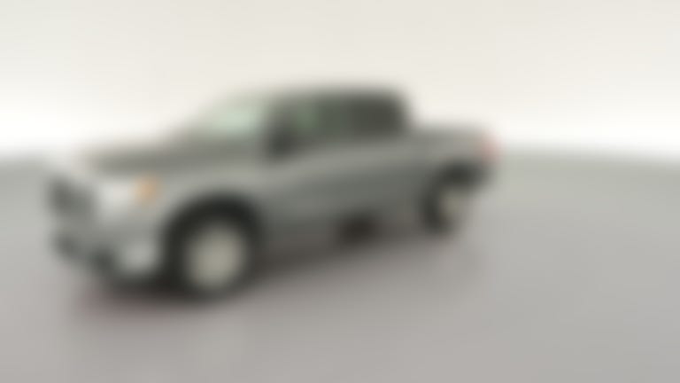 2018 Nissan Titan Crew Cab vehicle photo