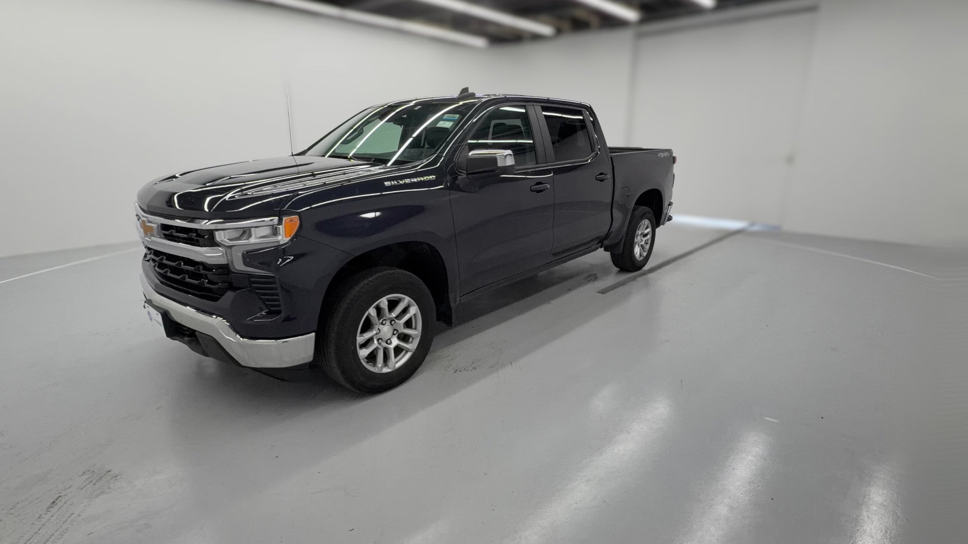 2024 Chevrolet Silverado 1500 Crew Cab vehicle photo