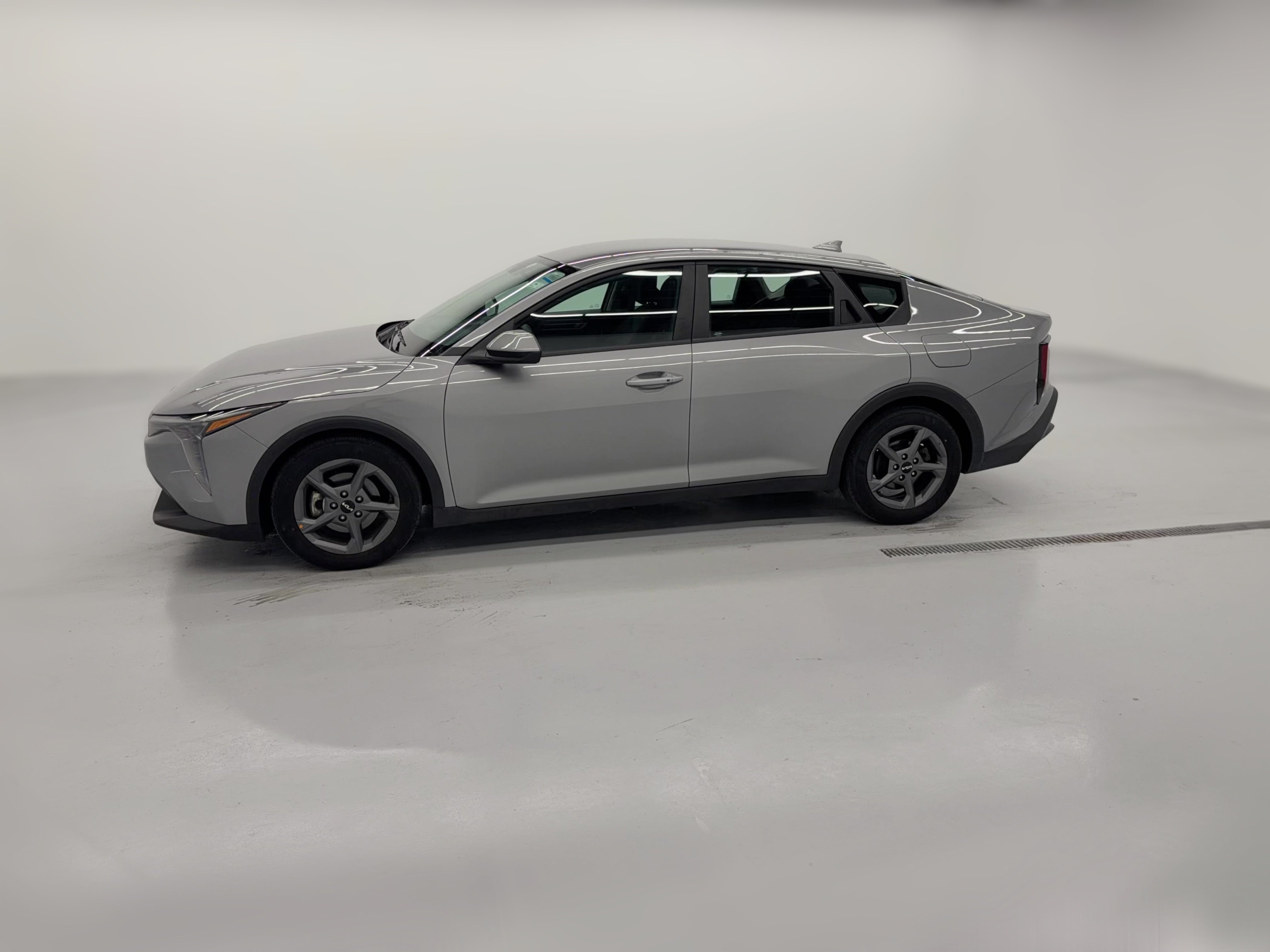 2025 Kia K4 LXS - Photo 21