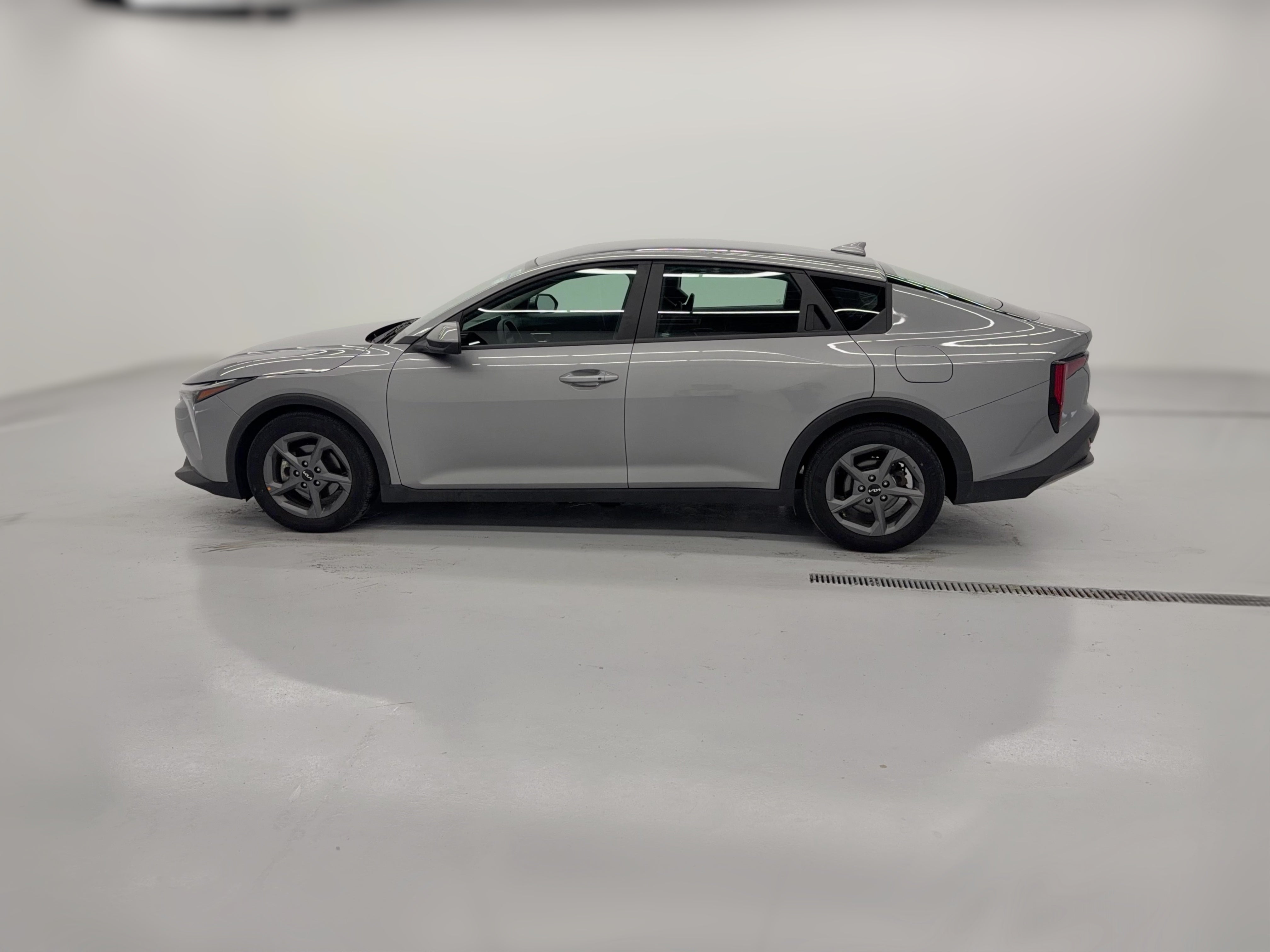 2025 Kia K4 LXS - Photo 22